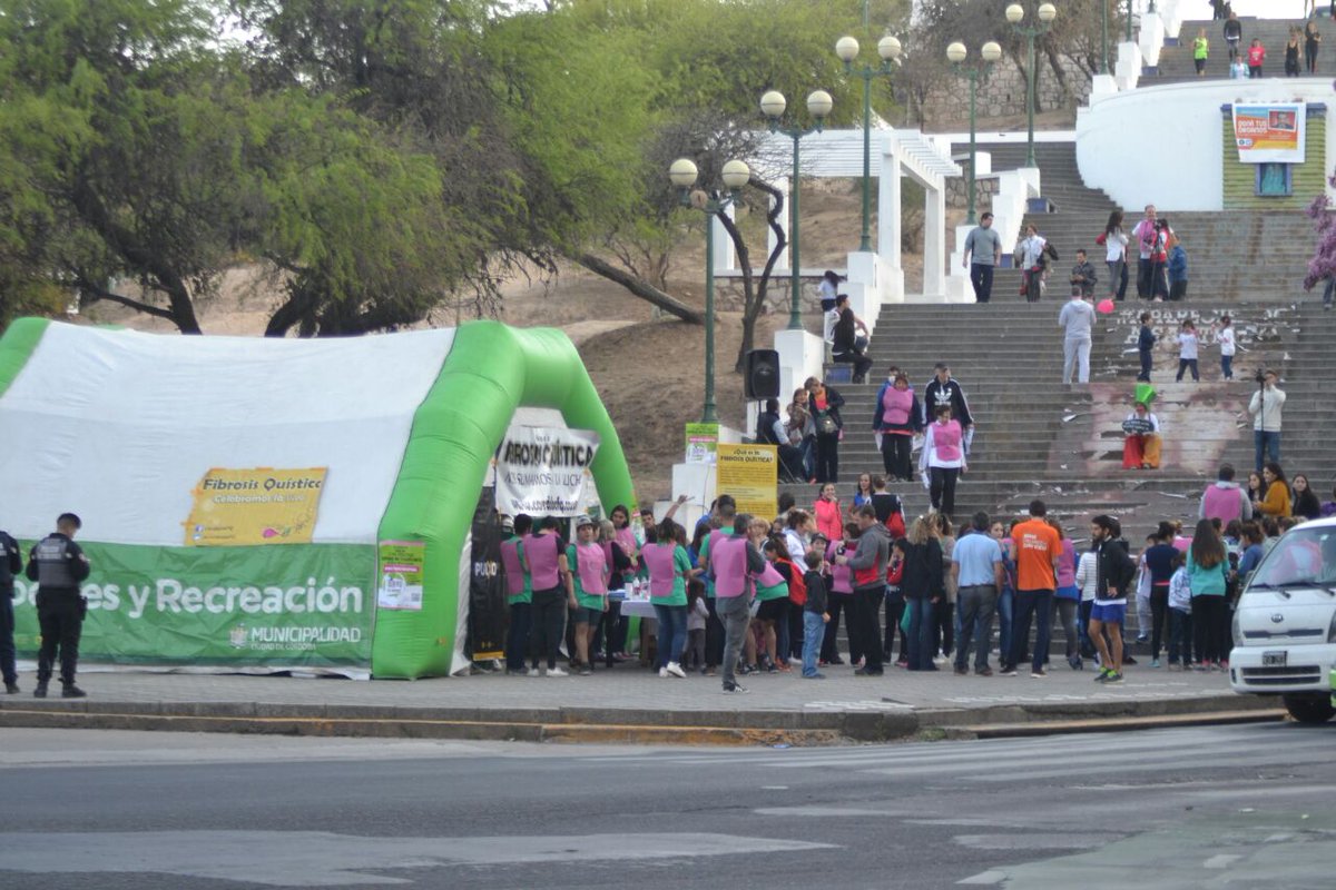 DeporteMuniCba's tweet photo. Nos unimos a @CordobaFq para recorrer las escalinatas del Parque Sarmiento en la lucha contra la #FibrosisQuistica. ¡Excelente jornada! https://t.co/mYYwvK9Iy6