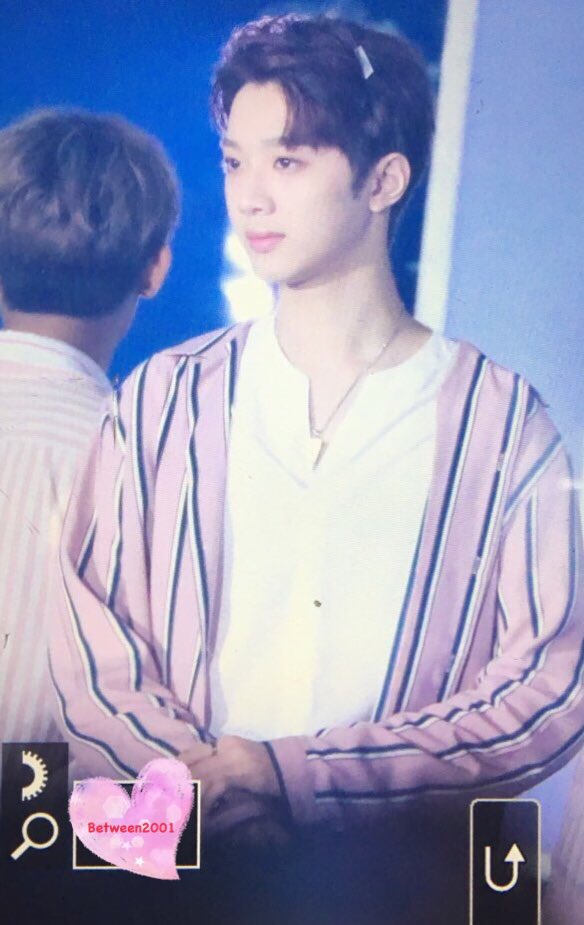 between2001's tweet photo. 170909 #라이관린 #워너원 https://t.co/t0MPuyTaCB