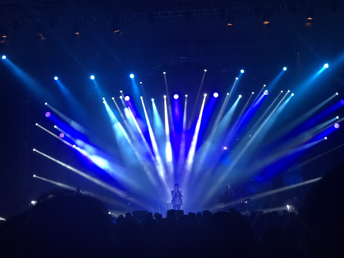 Theyvekgan2's tweet photo. Power Pack performance by @sidsriram Bro, no words.. Salute!!!
#milff2017 #kualalumpur https://t.co/A2wFtarxr3