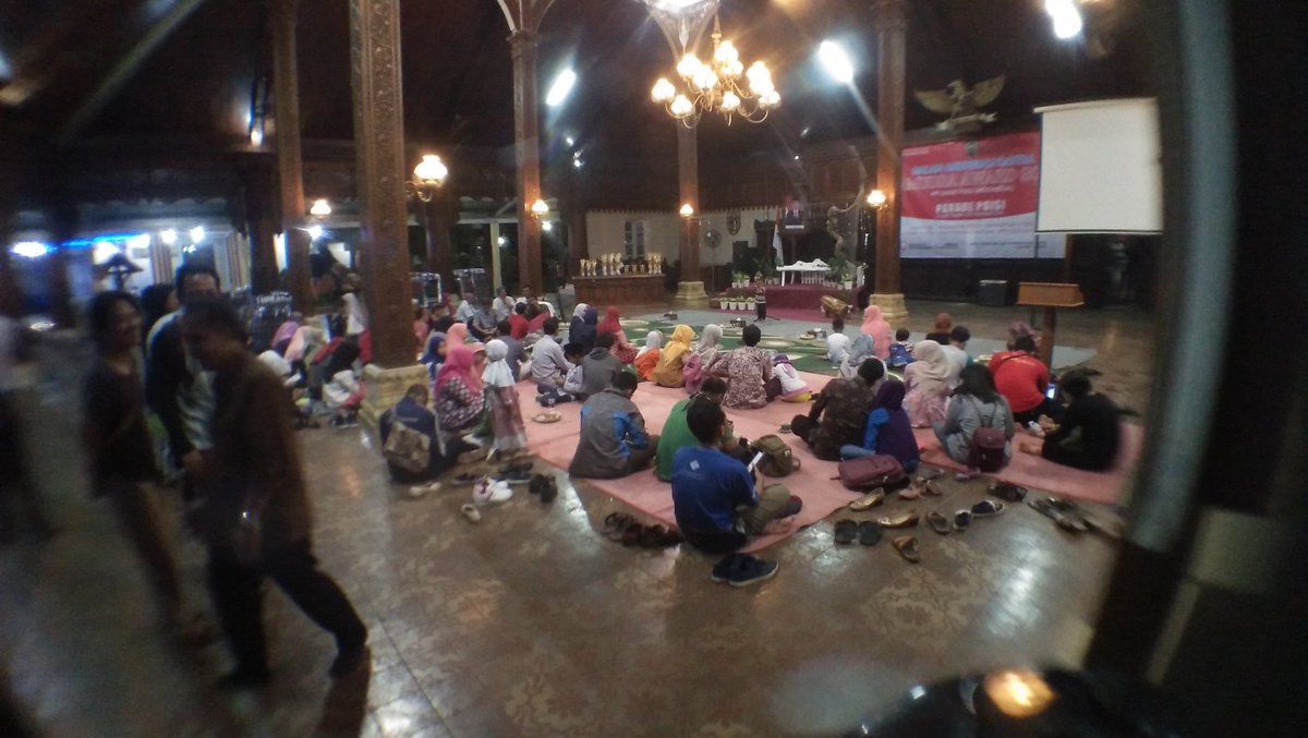 pajakjepara's tweet photo. @PajakJateng1 @Denhasan1 @UungEka @Stakof @PestaBaratan @PajakMania @dusone @pandupajak @VisitJepara @endaryono @JsbJepara @prabusaktiid @hdiankristiandi @yovieyola @rlisafm @LaskarPuisi @jblogcom @Susierna @jeparakabgoid @JatengTwit @ILoveJepara @HMJA_UNISNU @Jeparapedia @JeparaHariIni @ganjarpranowo @unisnujepara Adakah #Sahabat516 di sekitar Pendopo #KabupatenJepara? Yuk monggo rawuh dalam agenda Malam Anugerah #HPI2017. https://t.co/nsew1qsocO