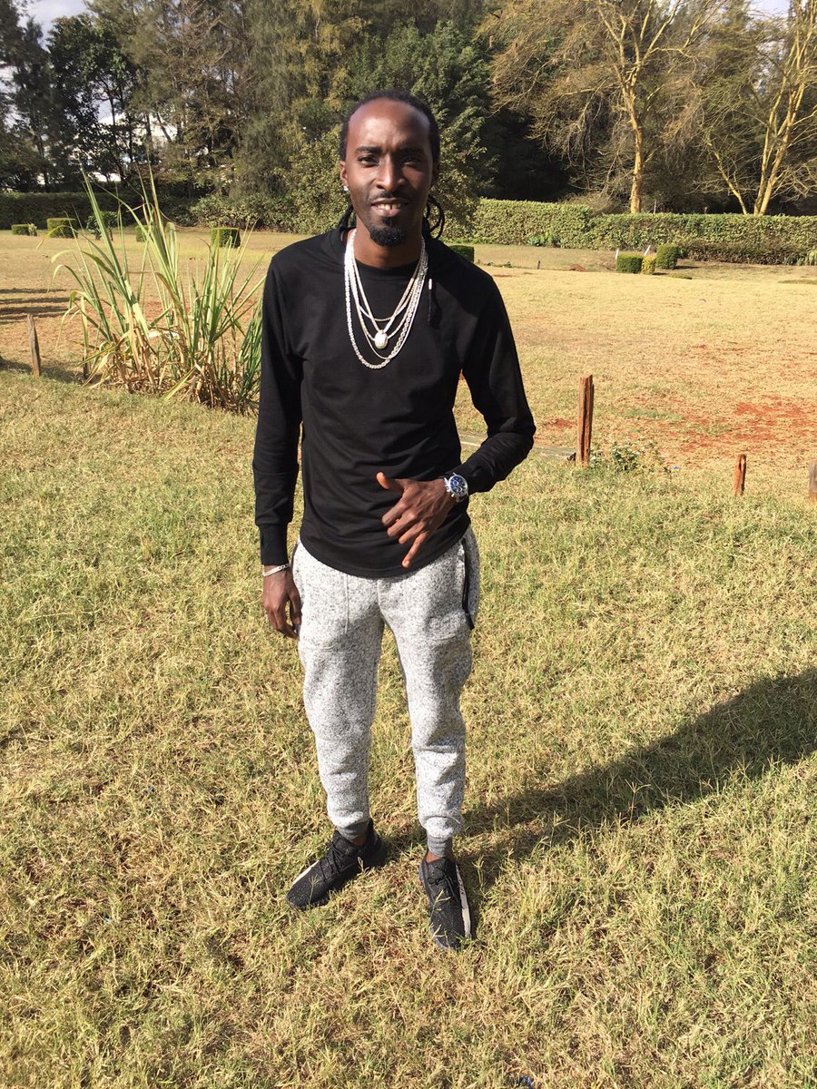 DJSADIC's tweet photo. Saturday Look ๐๐๐
#SimpleStyling | #WorkFlow | #DonOfStyle https://t.co/xEtpynOoTN