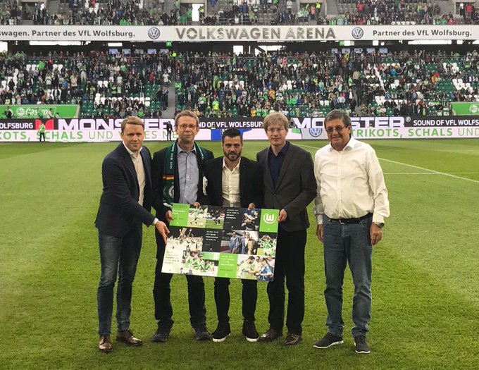 View image on Twitter