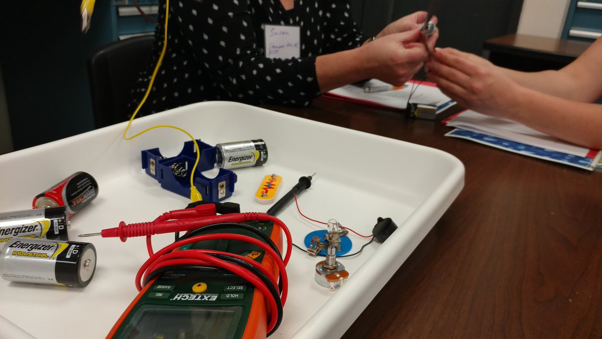 Gomez_tech's tweet photo. Learning about Electrical Circuits, Electromagnetics, and Electric Motors. #USNASTEM #STEM #Voltage #Amps #Fun https://t.co/wL8sECmEWw