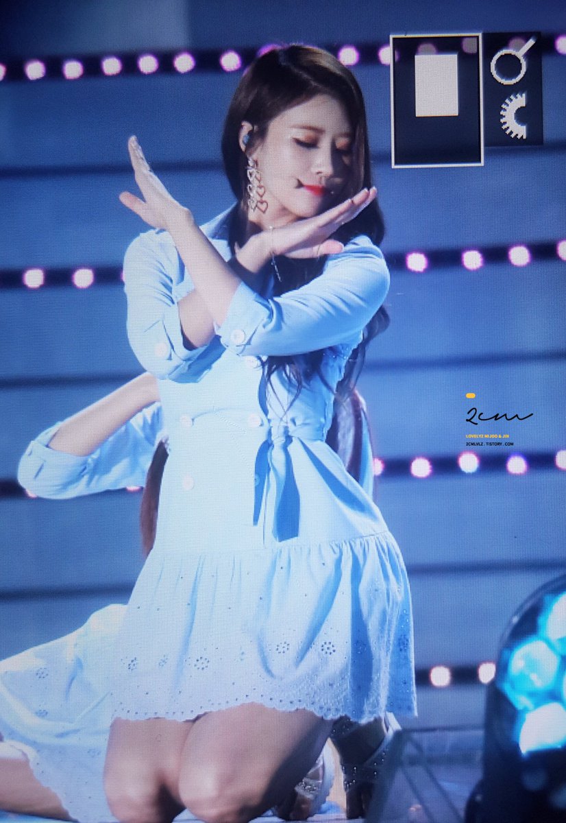 2cm_memj's tweet photo. 170909 인천한류콘 #러블리즈 #Lovelyz #이미주 #미주 @Official_LVLZ preview⚡️
이센치 생은 오늘까지라고 합니다😇 https://t.co/ihAqLEqBm0