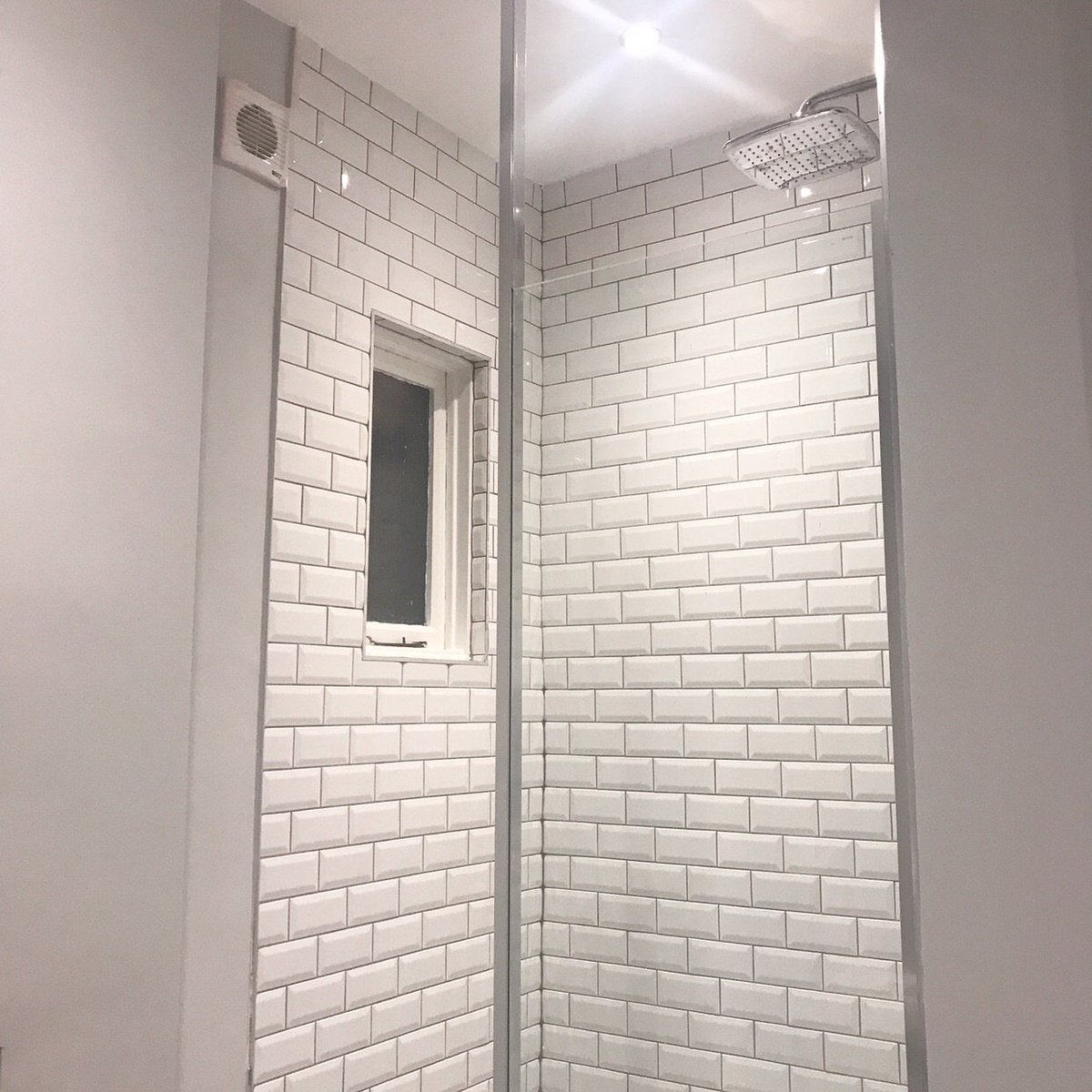 atehjewel's tweet photo. My bathroom is almost finished and I love it!!! I went for @farrowandball #dimpse.... https://t.co/c7HryQ1S7R https://t.co/CeJkB6coy9