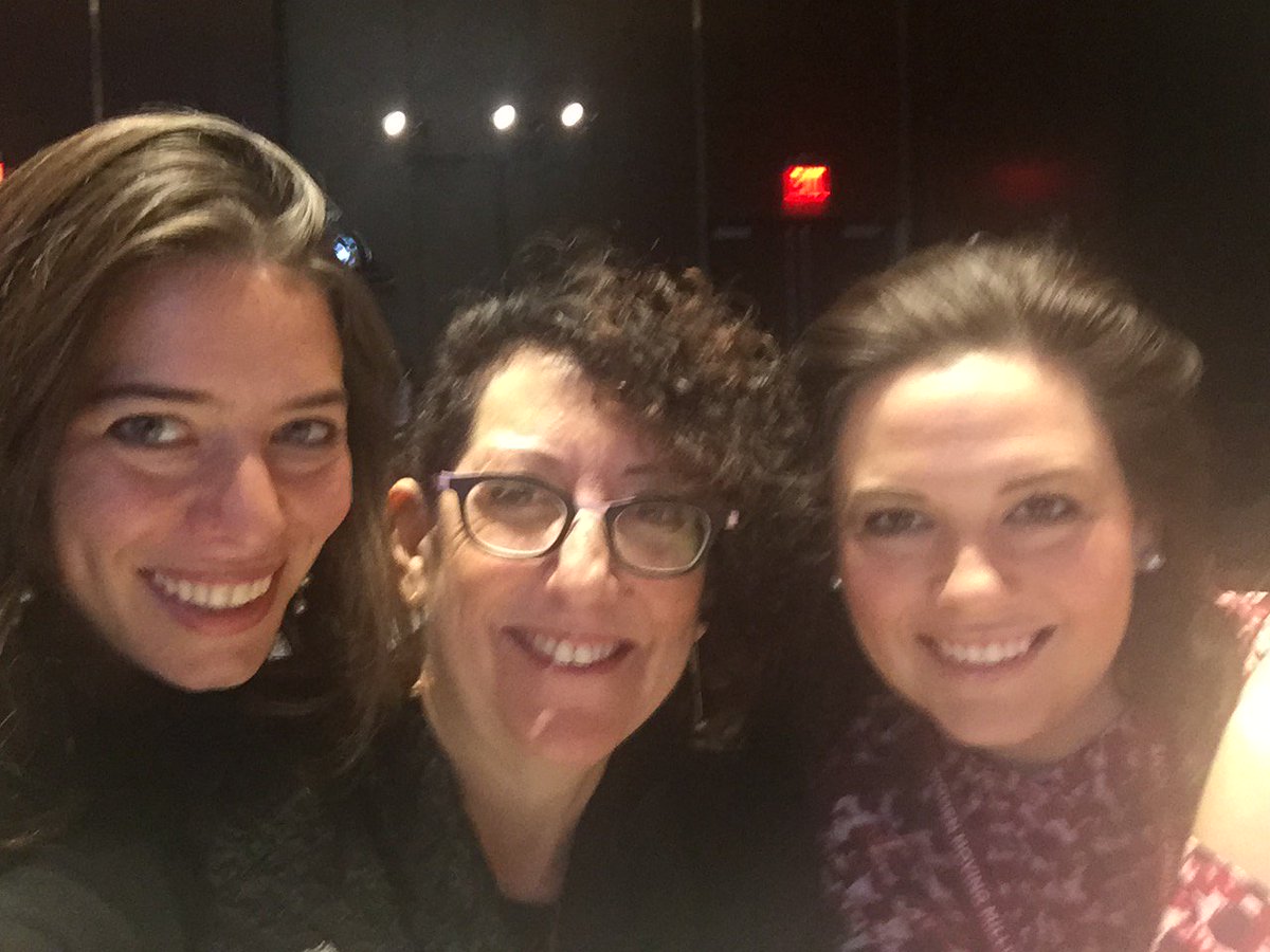 Selfie love for women #powerofcommunity #wmmsummit <a href="/ab_noble/">Abigail V Noble</a> @elizcarlock