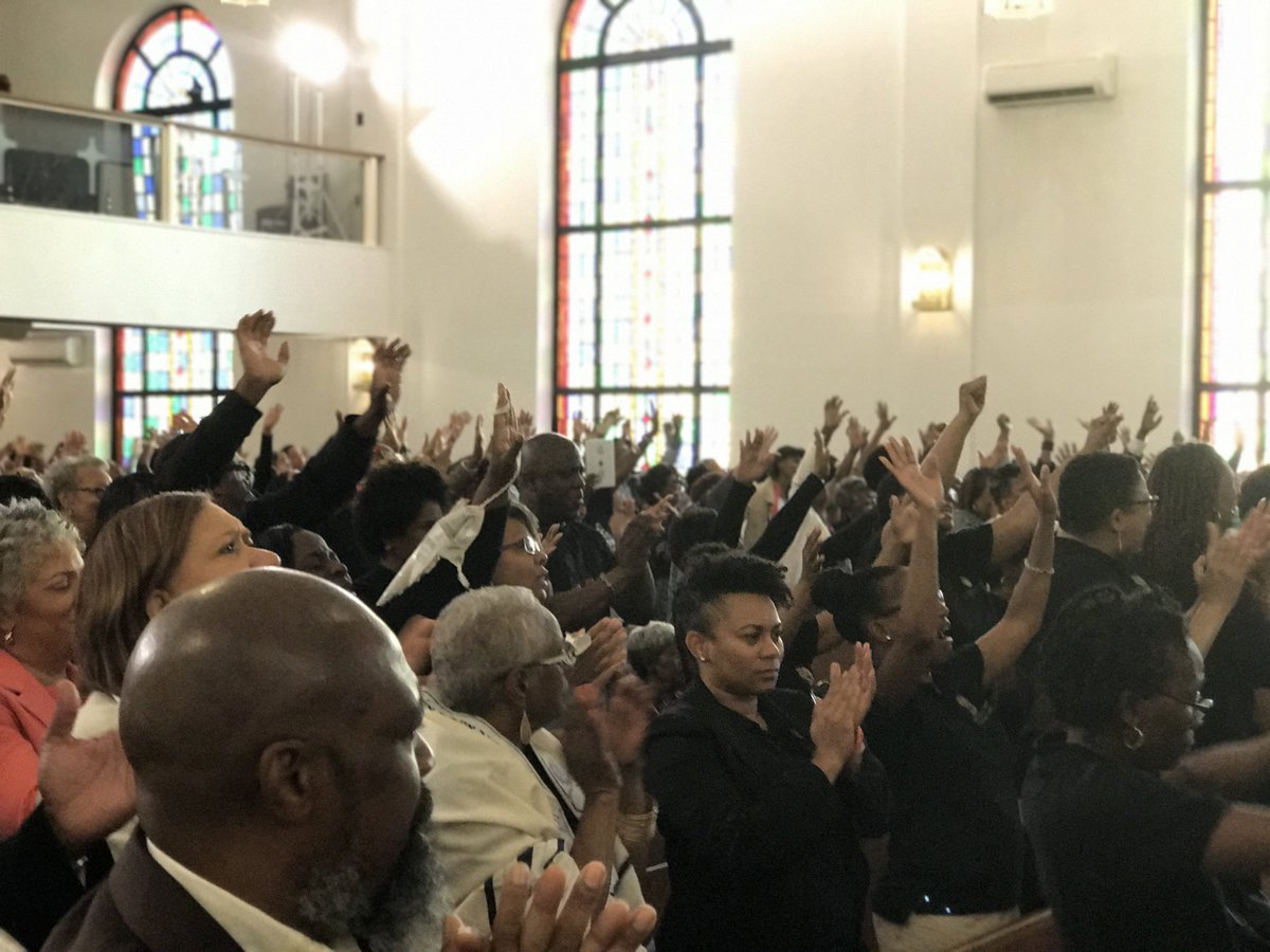 NewSamaritan's tweet photo. The #FIRE is real in here!!!!! #prayersummit2017 https://t.co/JB5CMkQP67
