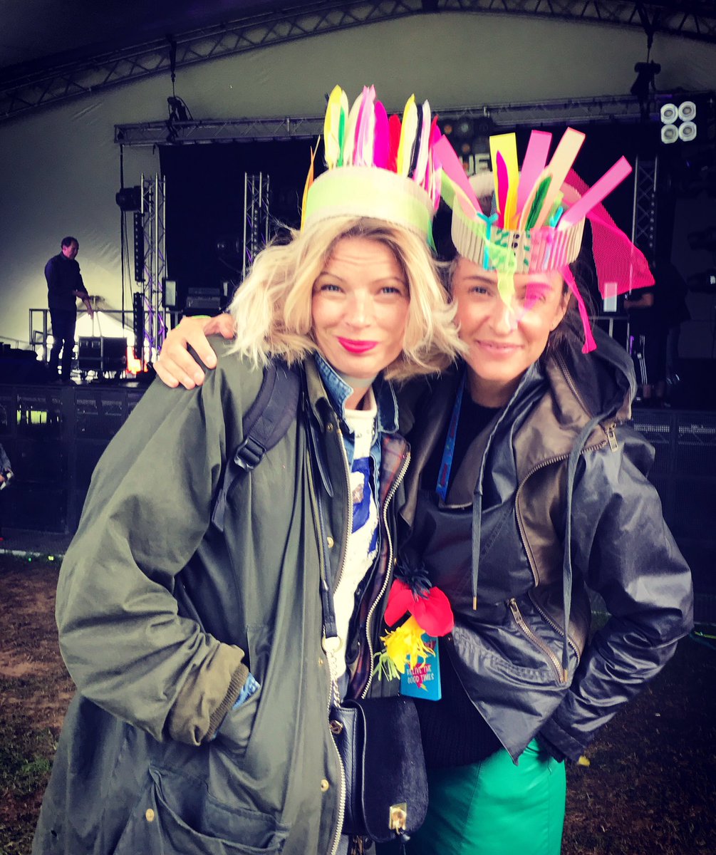 Heart East (@hearteast) on Twitter photo Heidi from #heartbreakfast & her sis showing the kids their moves in the #KidsRaveTent <a href="/reloadfest/">Reload Festival</a> ๐
#ReloadFestival #90sdance #clubclassics Heidi from #heartbreakfast & her sis showing the kids their moves in the #KidsRaveTent <a href="/reloadfest/">Reload Festival</a> ๐
#ReloadFestival #90sdance #clubclassics