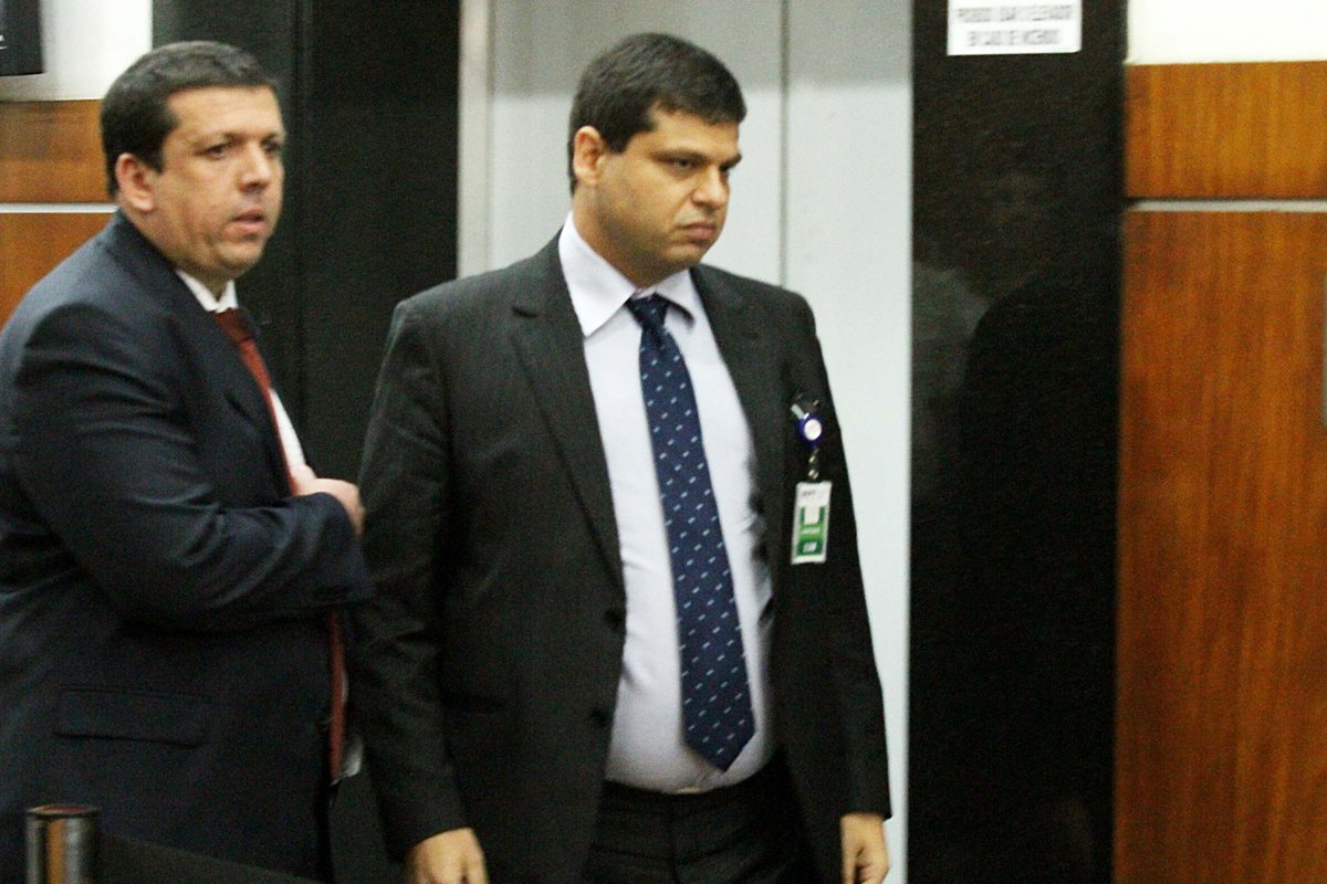 Ex-procurador Miller depõe por 10 horas; defesa questiona pedido de prisão  terra.com.br/noticias/brasi…