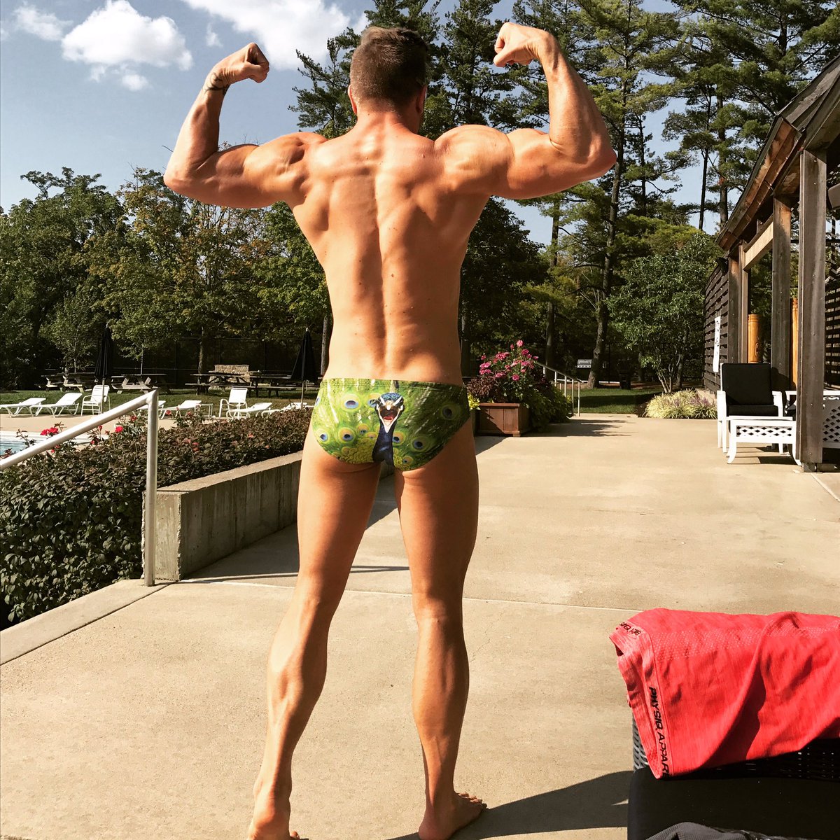 KarlWarden's tweet photo. Late #flexfriday Same pool where I had my elite diving team tryout. The rest is history! That skinny kid is grown up! #buttforgood https://t.co/lCb4WpdOR7