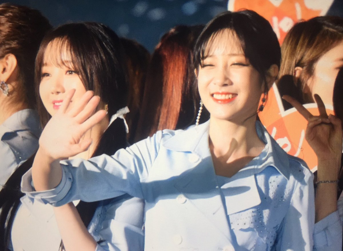 StandbyME_612's tweet photo. 170909 인천한류콘 엔딩 프리뷰@Official_LVLZ #러블리즈 #Lovelyz #예인 #Yein #베이비소울 #Babysoul #지애 #Jiae #케이 #Kei #지수 #Jisoo 

우리 애들이 너무 예뻐ㅠㅠㅠㅠ 수고했어💕 https://t.co/rtIDagUCWs