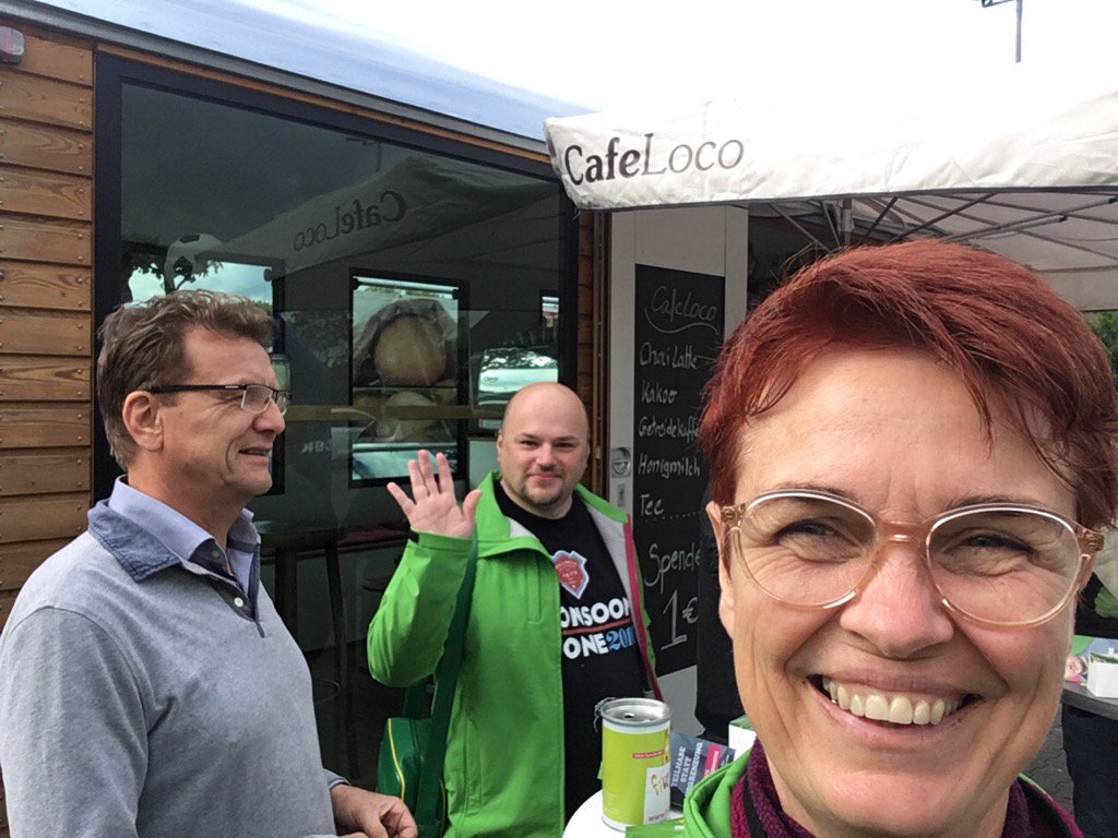UteKoczy's tweet photo. Ganz besonders: #Cafeloco in Spenge. @babman steht für Fragen zu Grünen Themen bereit. https://t.co/Bh4gKJx6GS