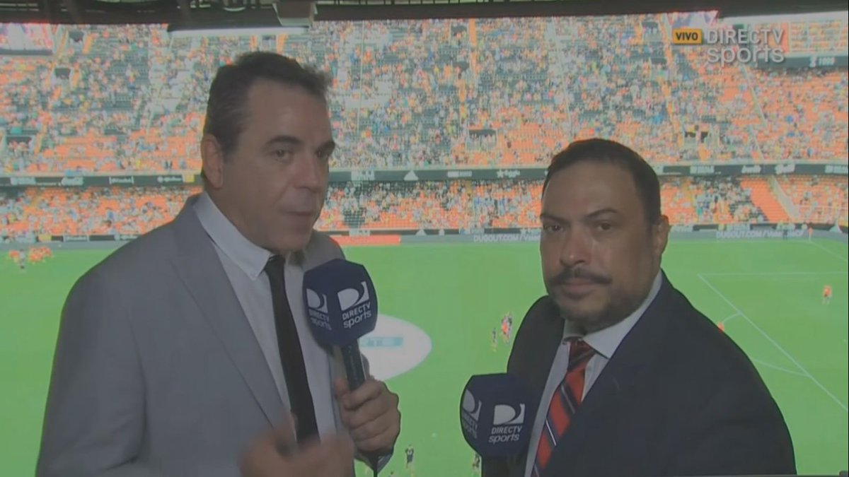 DanielFigueroaP's tweet photo. @Alex_candal y @luisferpo con #VALvsATM in-situ #LaLigaxDIRECTV https://t.co/Sddl8ZPw3k
