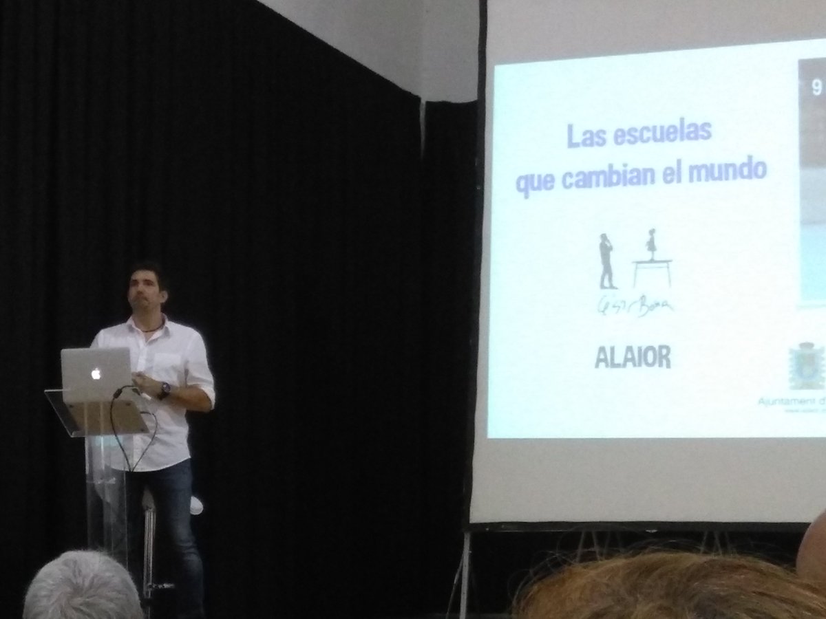 IsaacMollR's tweet photo. César Bona: L'escola ha de ser un espai on s'escolti als fillets/es, on se'ls convidi a mirar per la finestra i millorar el món. https://t.co/fKV5xXDBR7