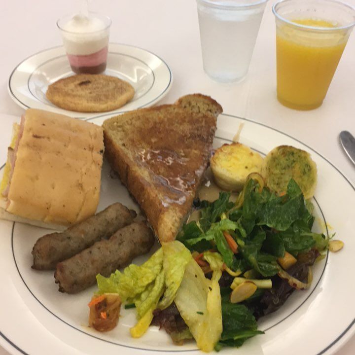 booksnyarn's tweet photo. One of everything? Sure! #brunch #arsl2017 https://t.co/eGOpaXj1b8 https://t.co/oPJhHGY01p