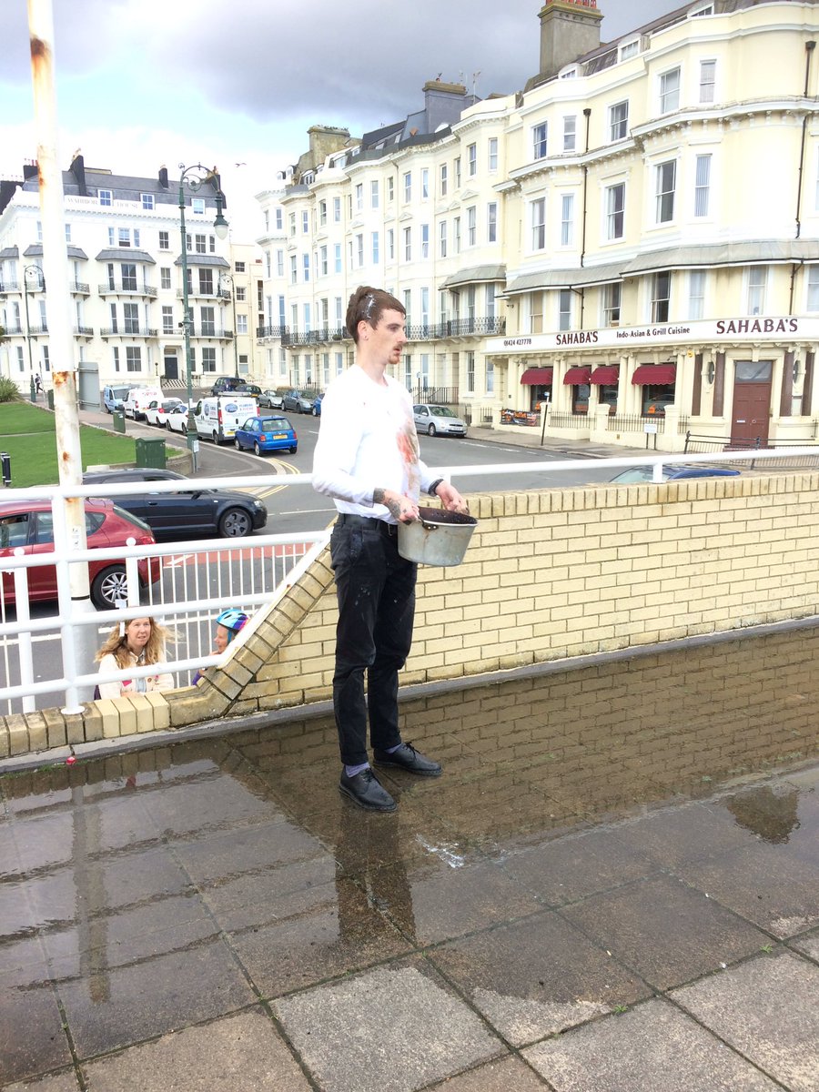 greigburgoyne's tweet photo. If you missed the mesmerising performance by #mattMPage @CoastalCurrents today catch his work in the window pf #cashgenerators #queensRd https://t.co/rRdbjbcYze