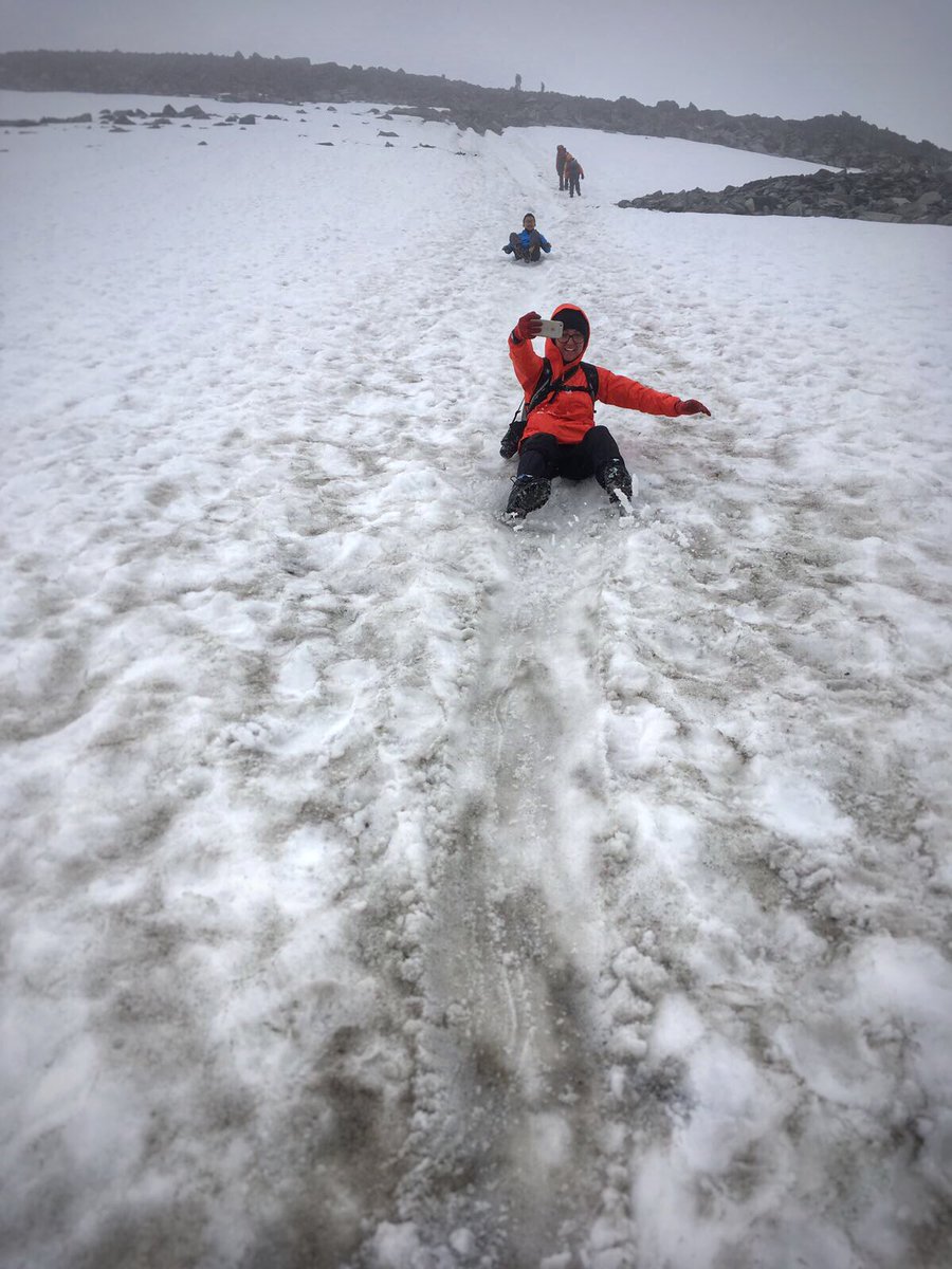 MinhHC's tweet photo. This is how to make up time when trying to catch a flight right after hiking up Scandinavia's highest peak https://t.co/dcFCu5Iddk