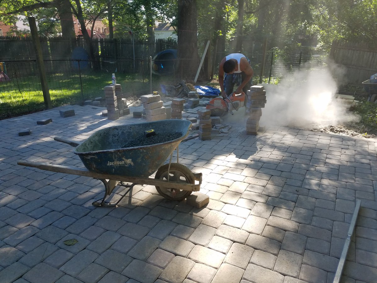 PaversWallsMD's tweet photo. Doing it on a saturday. #PatioBuilder https://t.co/p1n1vxRDzw