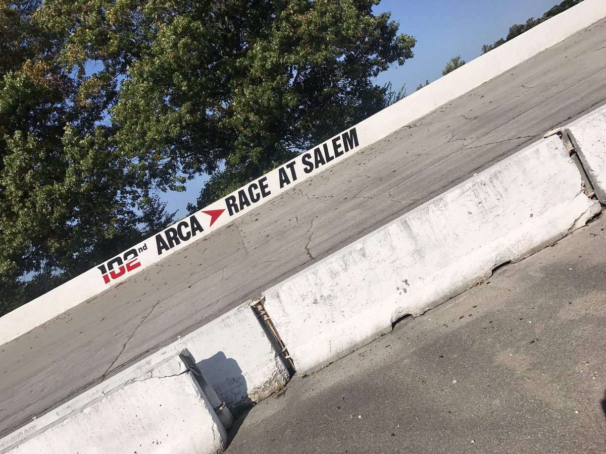 DKLOKRacing's tweet photo. Good morning from @Salem_Speedway!! Today's schedule
Practice: 1:00pm
@GeneralTire Qualifying:4pm
🏁: 7:22pm
#102salem #IronMoose https://t.co/dEVAuHQJQC