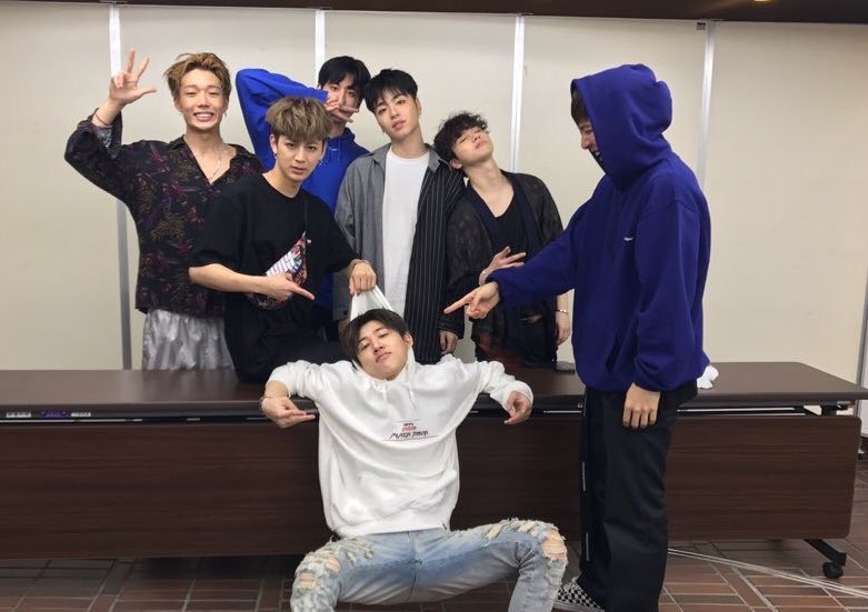 9Yassan's tweet photo. 誕生日も終わるし、
明日のiKONに備えてはやく寝よう😊 https://t.co/yFJ0eYT8TZ