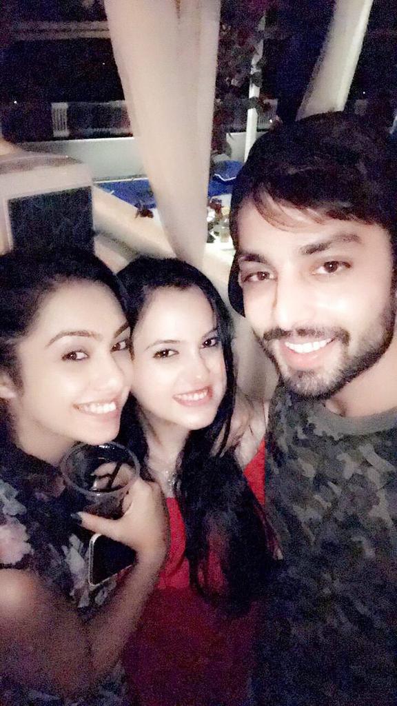 shalusirohi22's tweet photo. Both cute old memories #LastNightBdyPartyCelebrationAditi @aditichopra09 #ThrowbackHHL @himanshkohli @abigail_pande https://t.co/Ayv0mxazgK