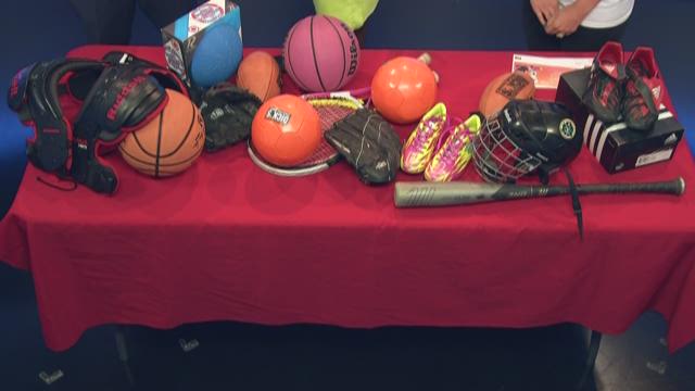 9NEWS's tweet photo. Event collects sports equipment for kids https://t.co/6tZt6rNrf3 https://t.co/mGqxbYtw1f