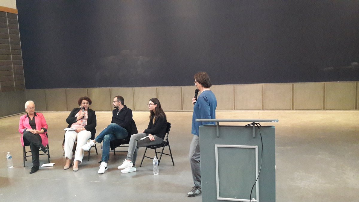 MajorelThierry's tweet photo. #sdcmonkeytie Ouverture de la séance Ma vie professionnelle comment garder le lead animée par @barabelm avec @axelelofficial @BPIgroupFR https://t.co/XfJI6pbPIm