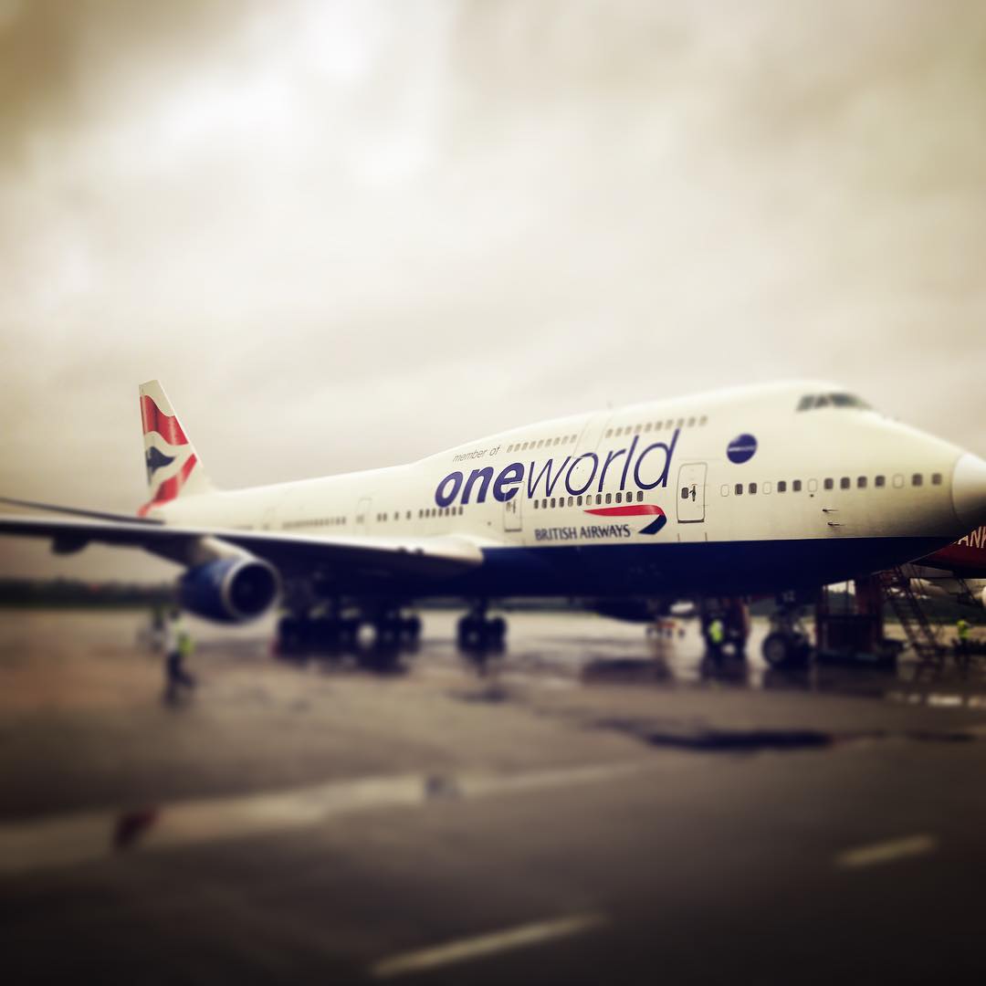 LOSairport's tweet photo. The Queen of the Skies returned to #Lagos with a splash. HRH @British_Airways #Boeing 747. #Avgeek #LagosAirport 📷Mark Hereford https://t.co/f5jaQ4hqNa