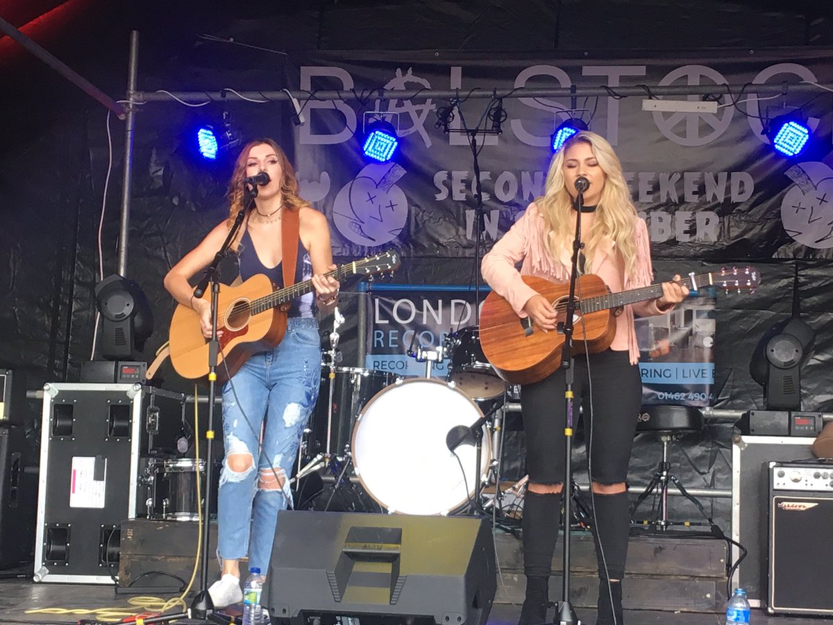 steveyounguk's tweet photo. Great to catch up with @darlinemusic at @Balstock 2017!! https://t.co/lVRKg3SwYO