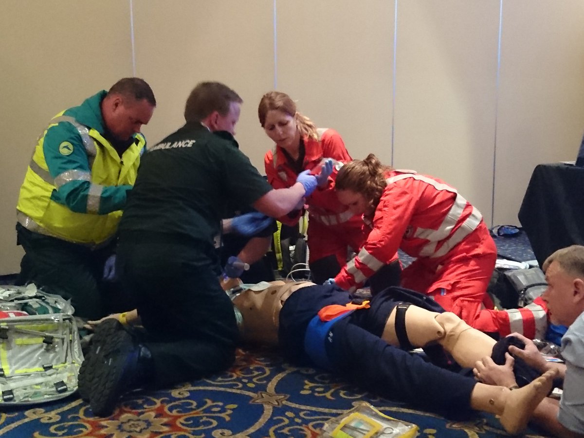 Volteral's tweet photo. @BASICSScotland #TraumaticCardiacArrest #HOT workshop with @dlbywater &amp; the prehospital team @Scotambservice @EMRSscotland #BSAC17 🚑🚁🚁🏩 https://t.co/A3pSTmquOQ