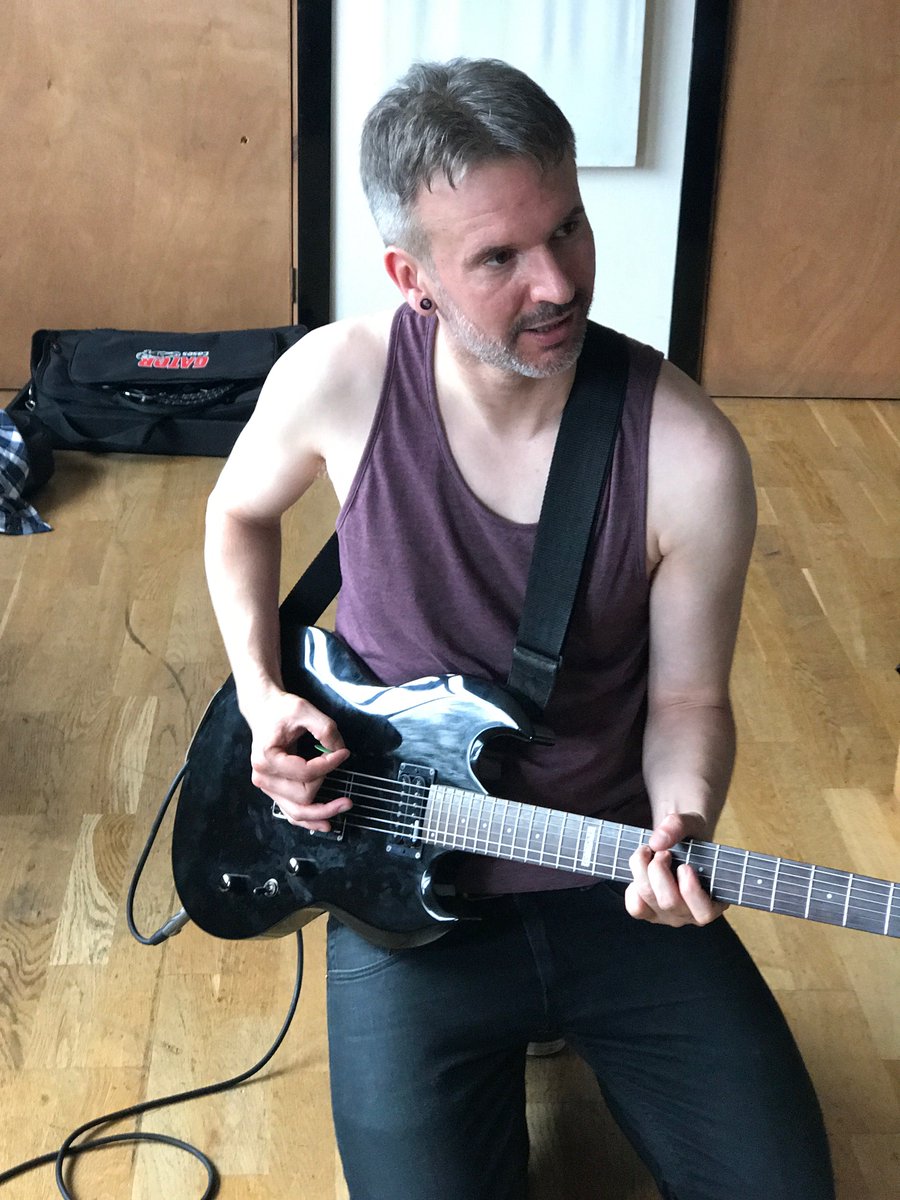 FinalTitanMusic's tweet photo. Getting ready for tonight’s gig @ The Fenton from 7pm! https://t.co/BKENHyTywH
