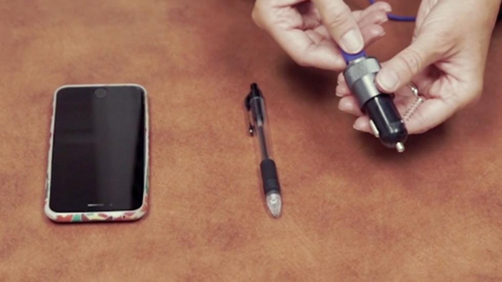 weatherchannel's tweet image. How to charge your phone in an emergency: wxch.nl/2wR0X3B #Irma #HurricaneIrma