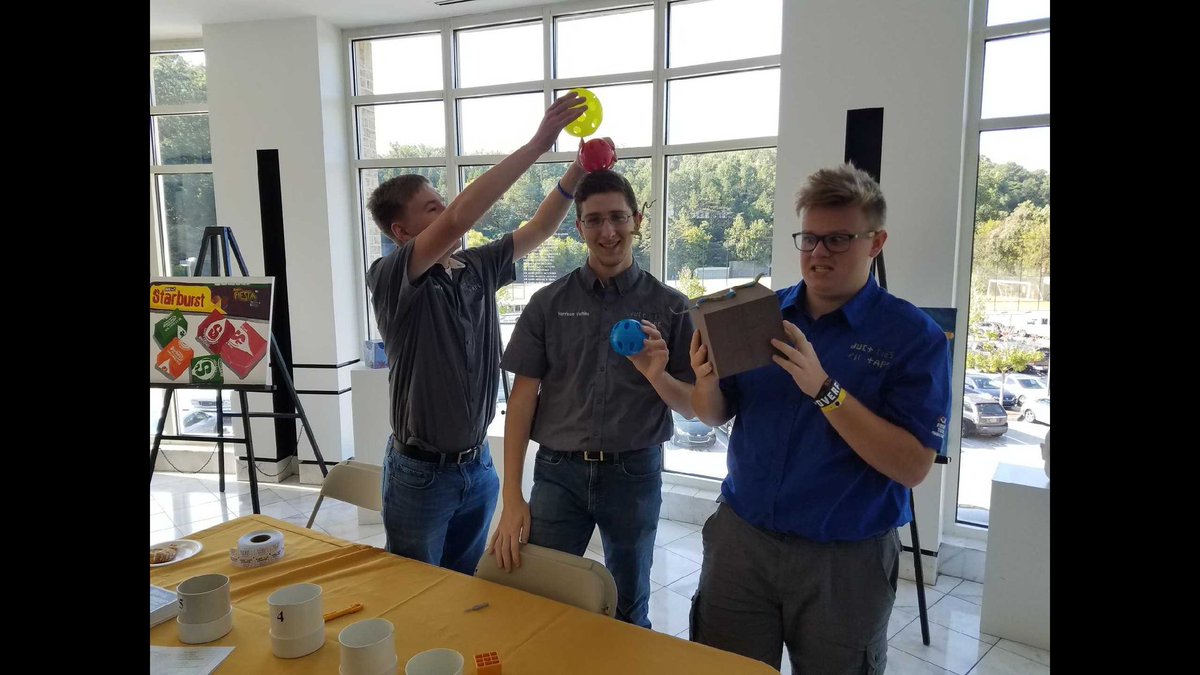 DuctTiesZipTape's tweet photo. Our mentors are having fun playing with the field elements at the raffle table!
#GaFTC @gaftc #RelicRecovery https://t.co/JHleww8k1x