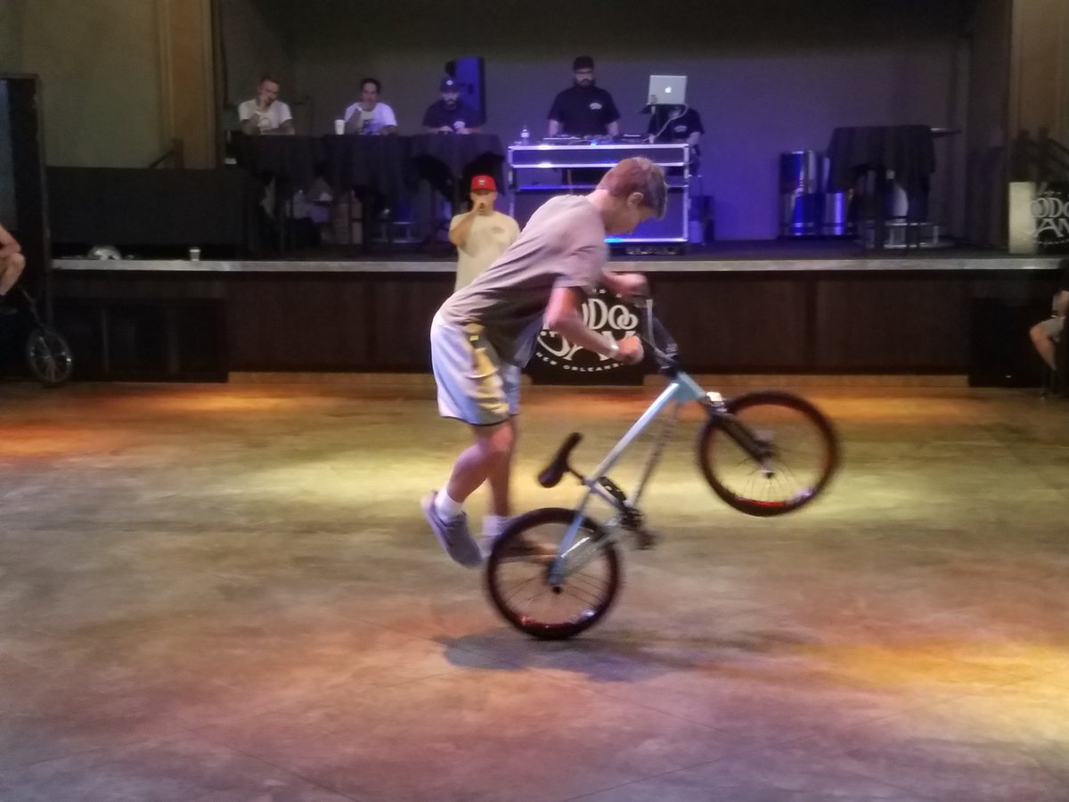 reorex's tweet photo. #VoodooJam amateur event @connorwenselbmx riding. So proud of him #BMX #flatland https://t.co/J0ceJHvazN