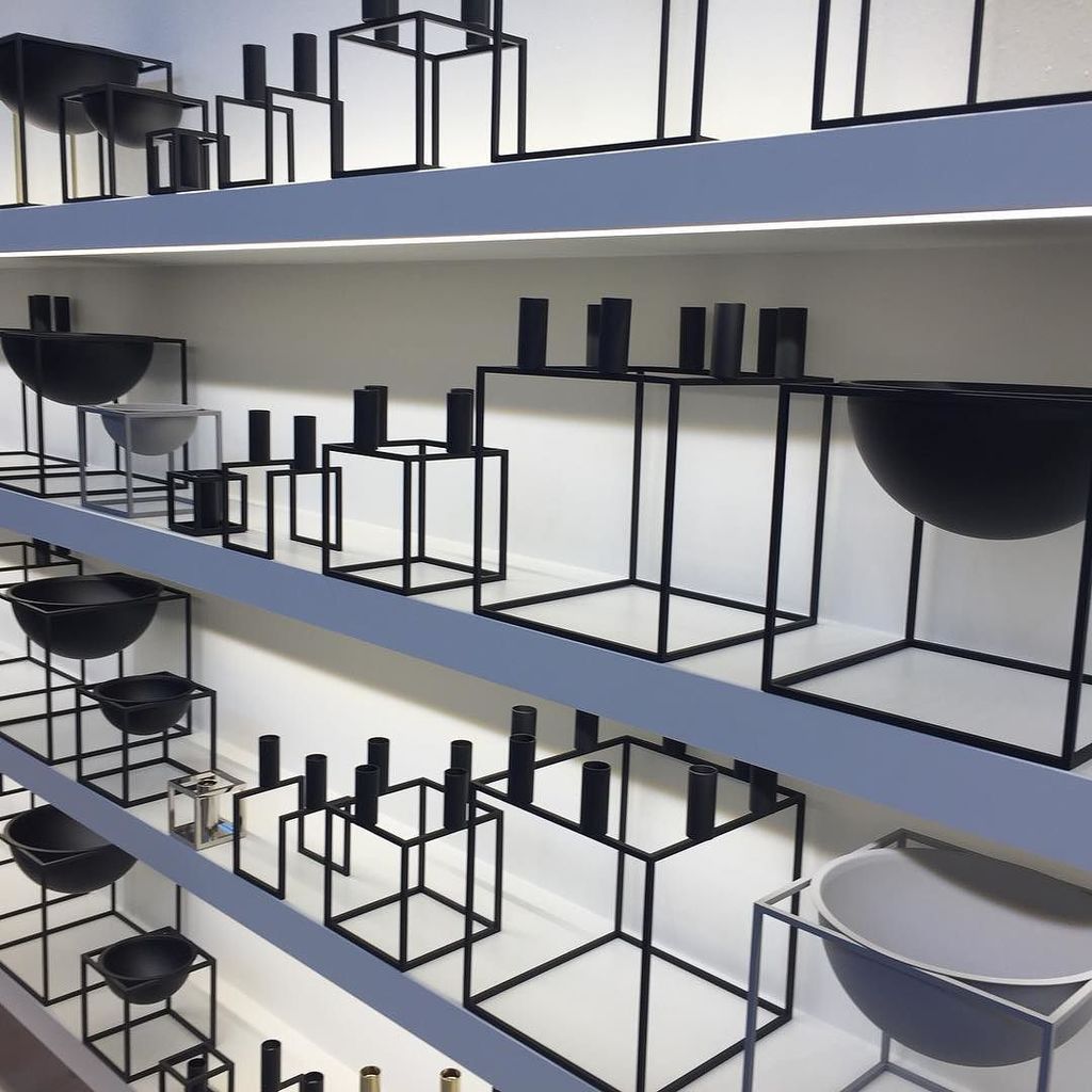 AnneKitel's tweet image. Maison&amp;amp;Objet Jour2 #style #instahome #maisonetobjet2017 #blackandwhite #candlestick ift.tt/2jdui57