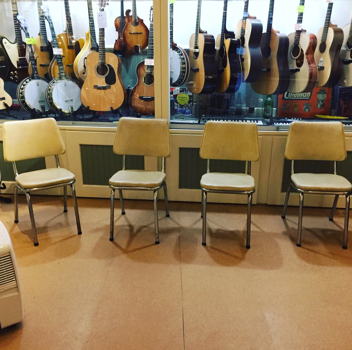 We've got the squeeze station all set for Cordeen's live performance here at 12:30pm! Get on down! #cordeen #accordion #squeezefever