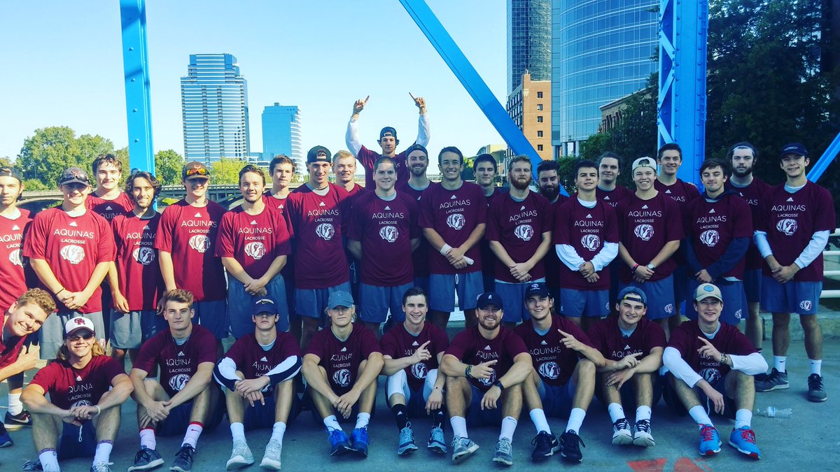 AQMensLax's tweet photo. Team Saturday run to the Blue Bridge downtown to cap off the first week of practice #MakeTheBed @AQMensLax @AQSaints https://t.co/nRN7EvNZfF