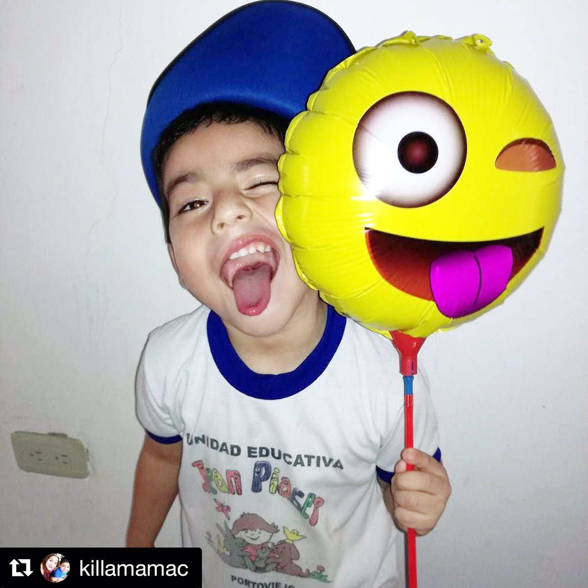 SusyMontesV89's tweet photo. Haga como Josi.... Póngale cara de emoji al fin de semana!!!! 👉🏼😜😂🙌🏼 #sobrino #elmasloco https://t.co/rHd1wZJhcu