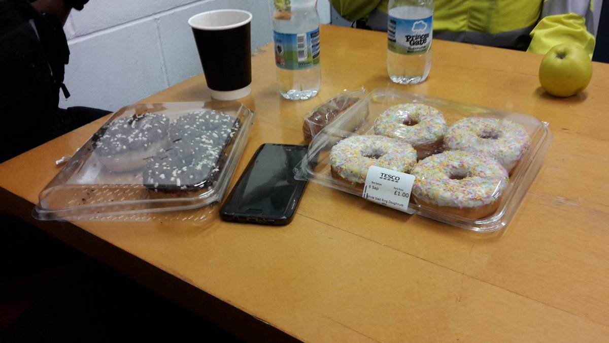 NorfolkSpecials's tweet photo. Football shift #7343 having #selfieswithcops on riverside @NorwichCityFC - Now on refs #doughnuts #7910 https://t.co/5y86XLOKIz