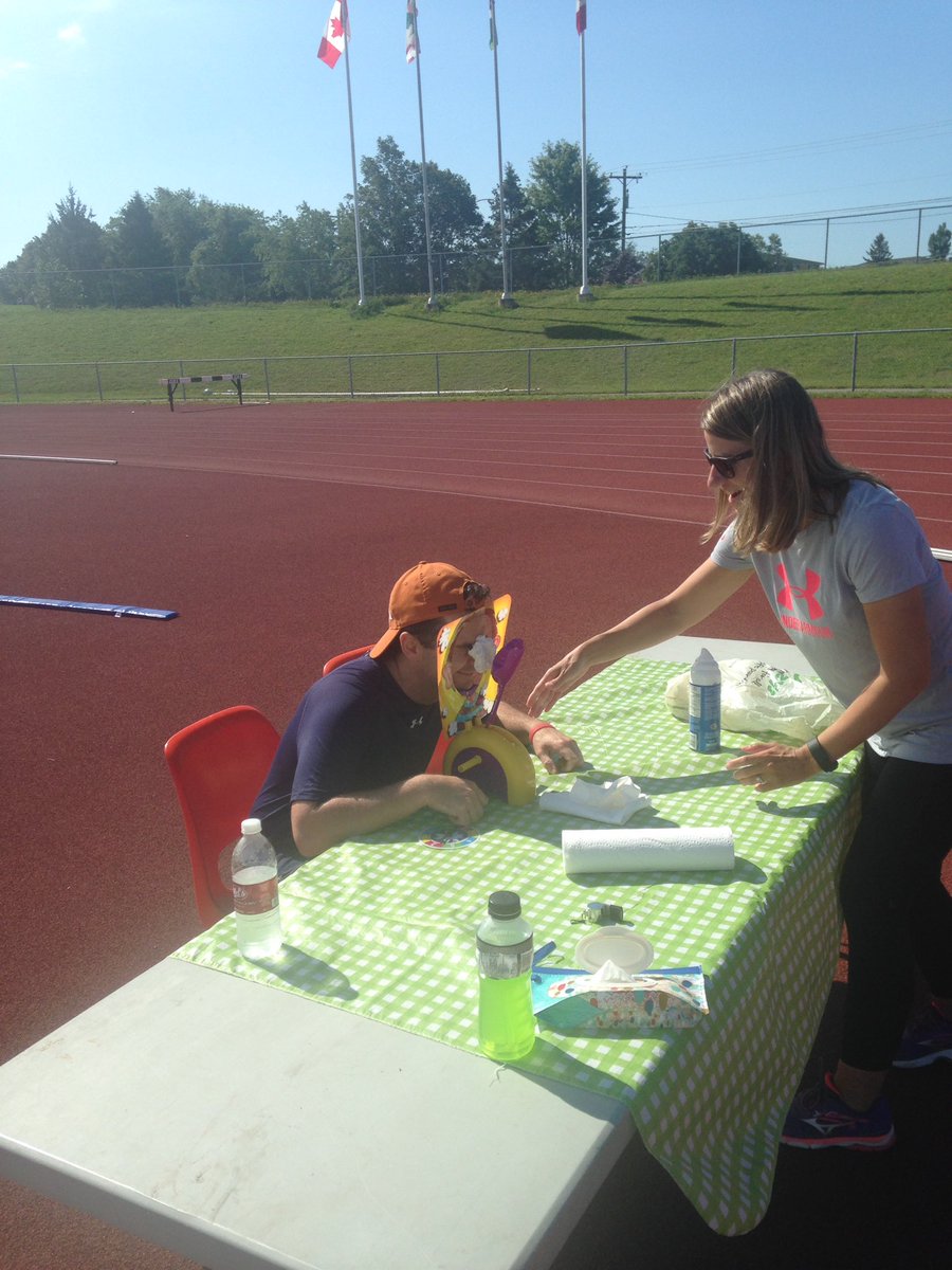 ItsSomerTime's tweet photo. #MOS17 #PieFace #OrangeHat @FitzYourBiz @motionballPEI https://t.co/wkQcxQ0LNj