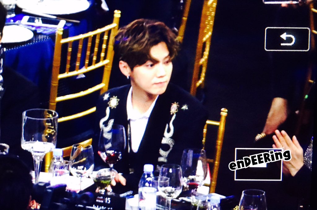endeering0420's tweet photo. 170909 BAZAAR NIGHT #루한
진짜 너무 오랜만에 봐서 눈물이 나네💦 https://t.co/l1er0sqaQZ