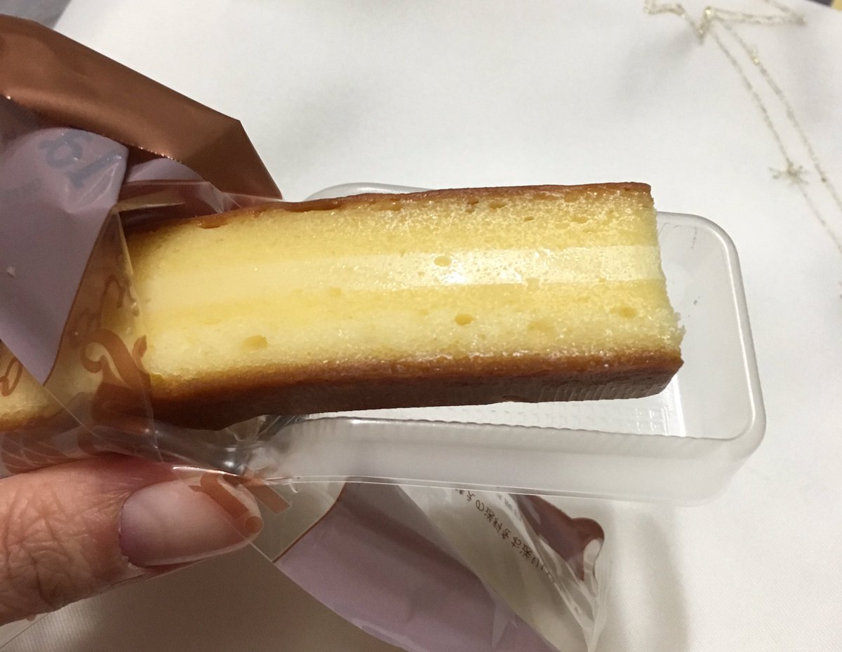 Tae カジュアルチーズケーキの ぼーの 東京のお土産では有名なんですね リニューアルされたとの事でいただきました チーズにコクがあり甘さ控えめ ワインのおつまみにもあいそう ぼーの 東京土産 東京駅 大丸東京 チーズケーキ T