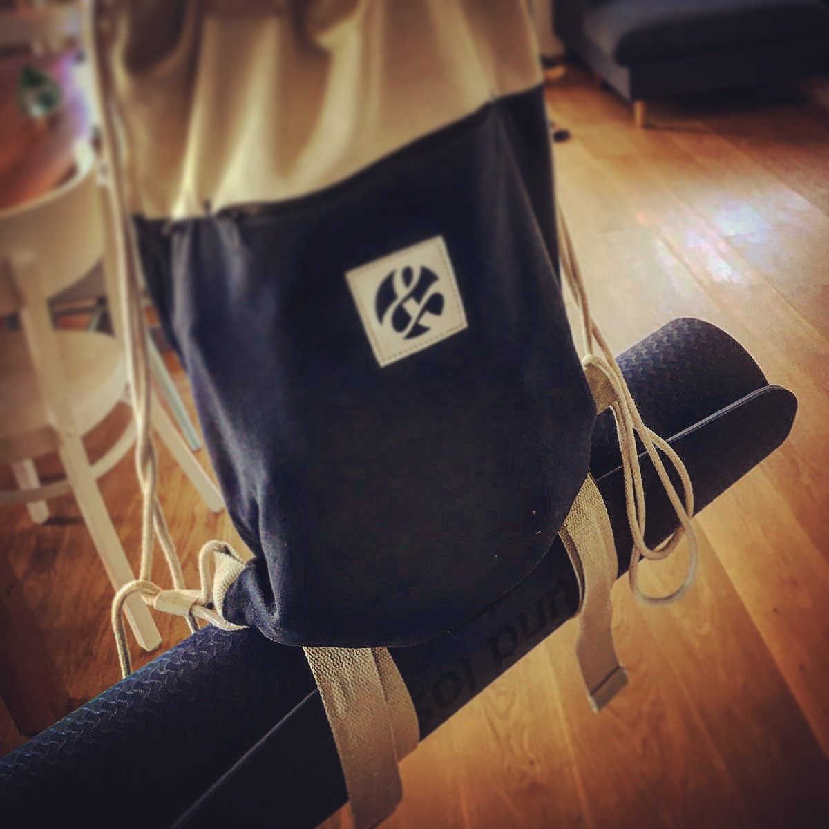 #trägt deine #yogamatte für dich. Das #yogabag von #undlos

und-los.ch/yogabag

#carriesyouryogabagforyou #yoga #yogi #yogini #fitness