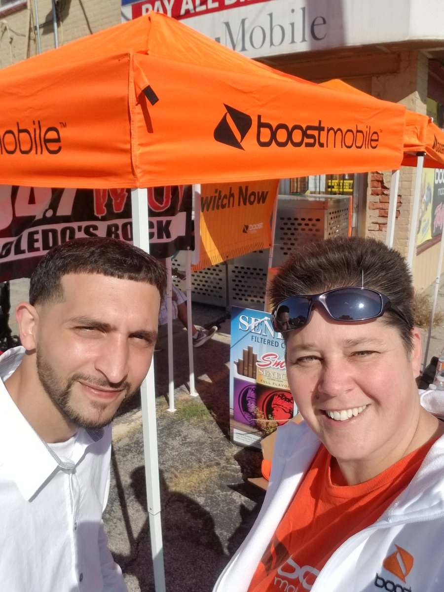 SPGKimSchriner's tweet photo. @StopandShop119 
#LMsupportsPOWER, @NataleeCarter12, @JMillard117, @JayMiglionico @DK1team1dream and @SPGMERCH Suns out Phones out. https://t.co/NoAYCG23IN