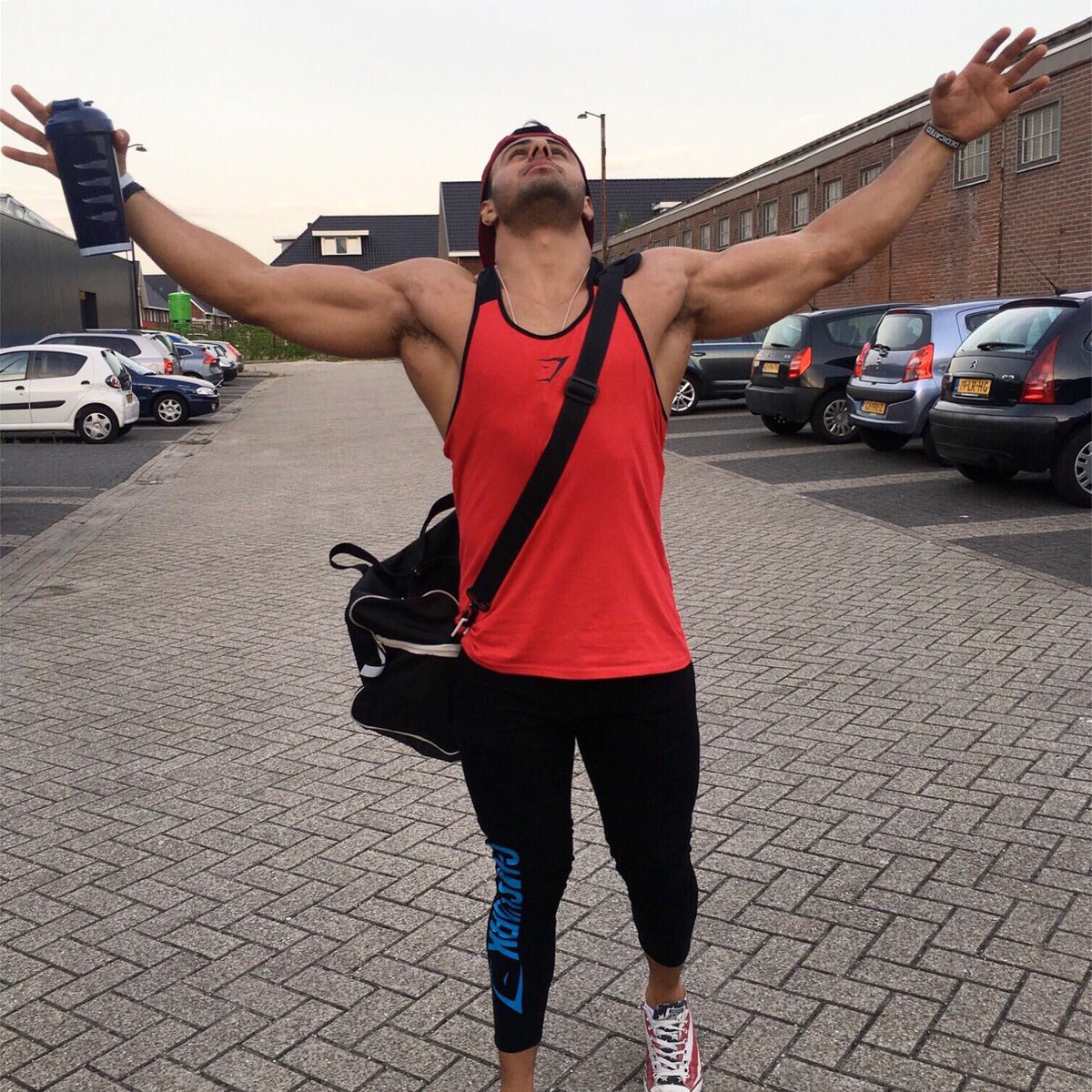 LittleBeastYRN's tweet photo. Have a great weekend everyone! 🤙🏼
#weekend #motivation #blessings #workout #fitness #lifestyle https://t.co/y6T7Hl2zMS