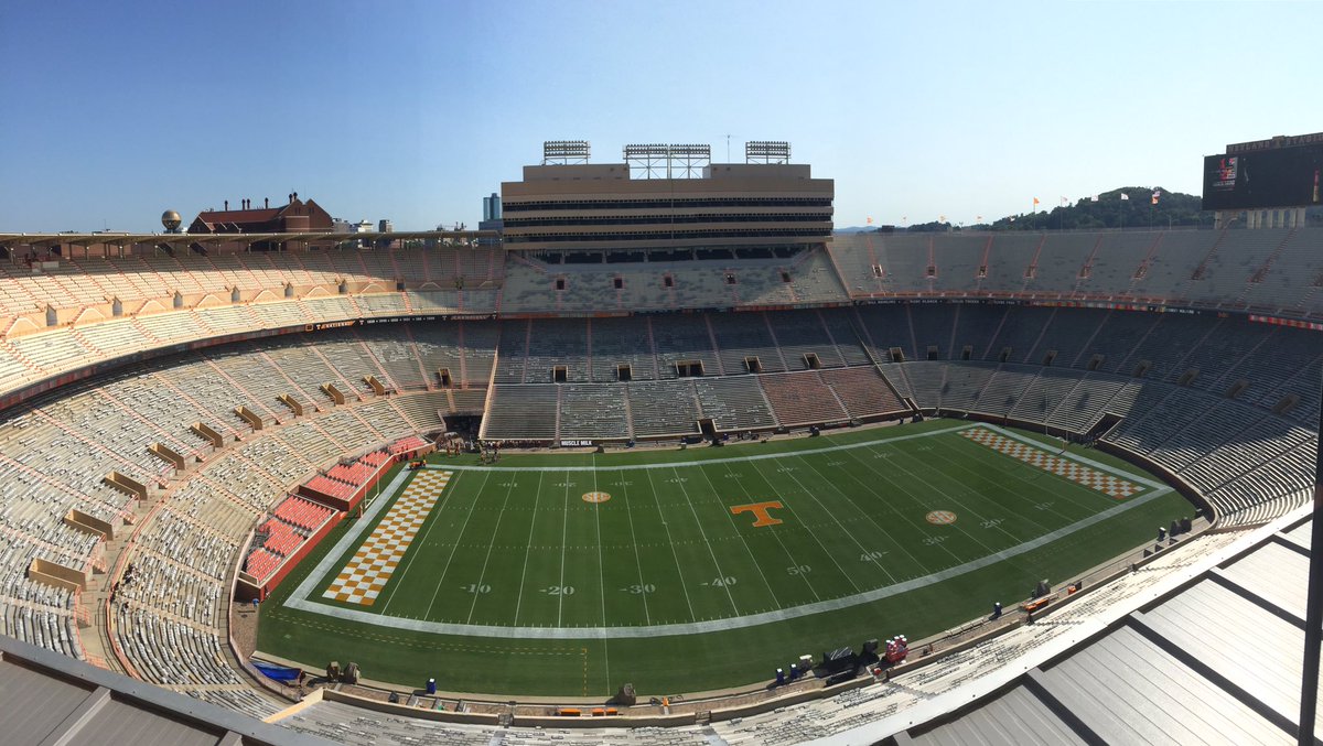 IndStFB's tweet photo. Absolutely gorgeous day for football here in Rocky Top! #MarchOn https://t.co/1rongpfmRC