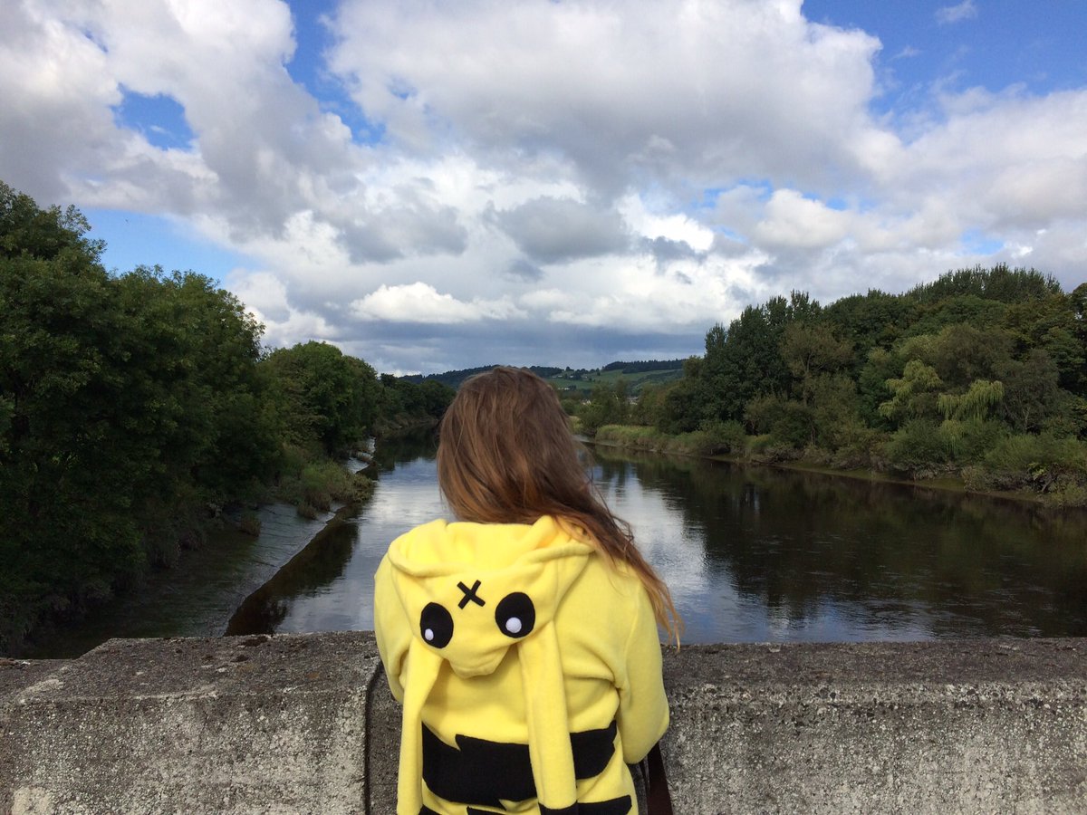 RRMCrawford's tweet photo. Sunny times at Cambuskenneth Abbey. #stirlinglife https://t.co/aADjr5FDvx