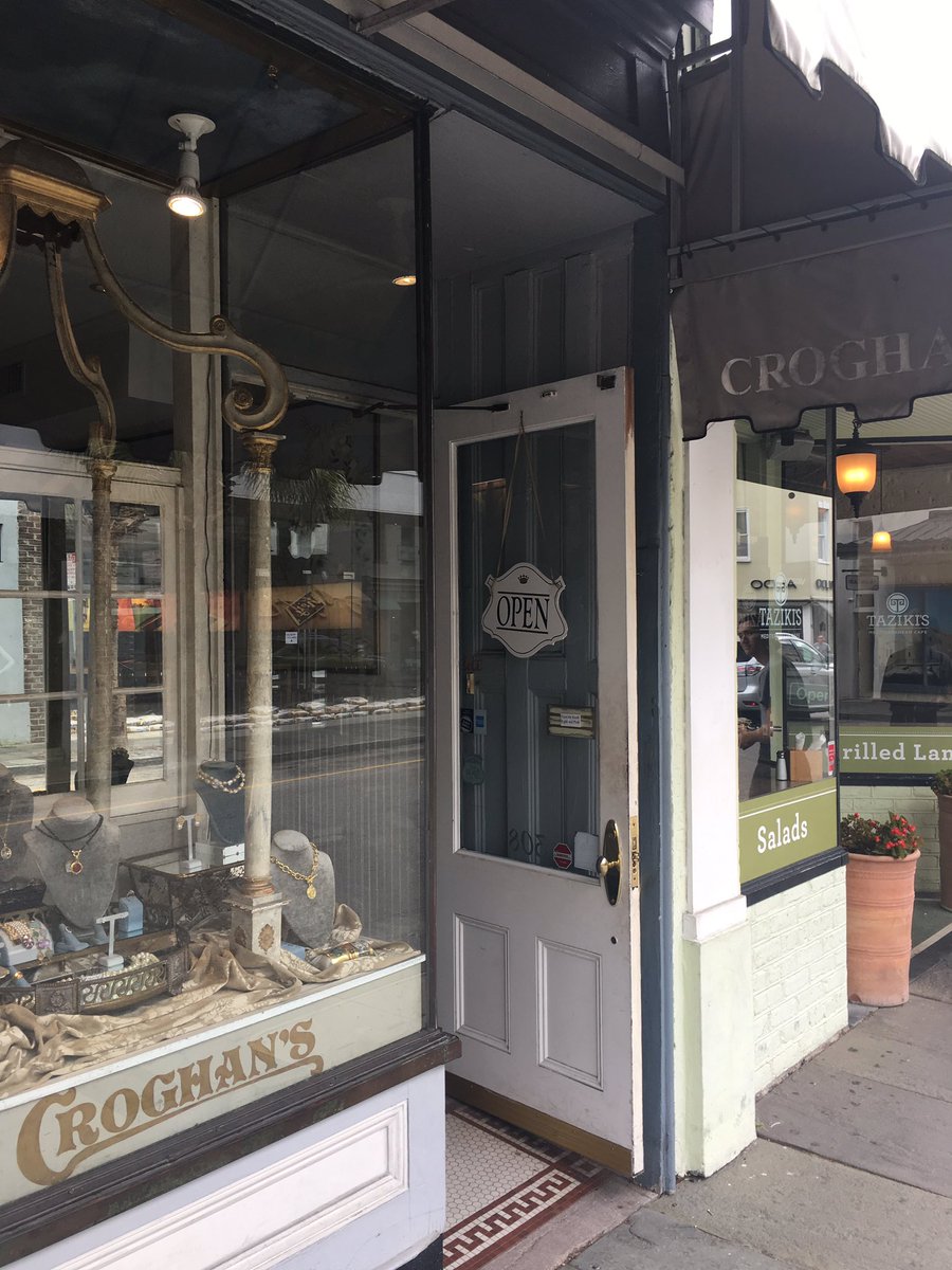 Explore Charleston tweet media