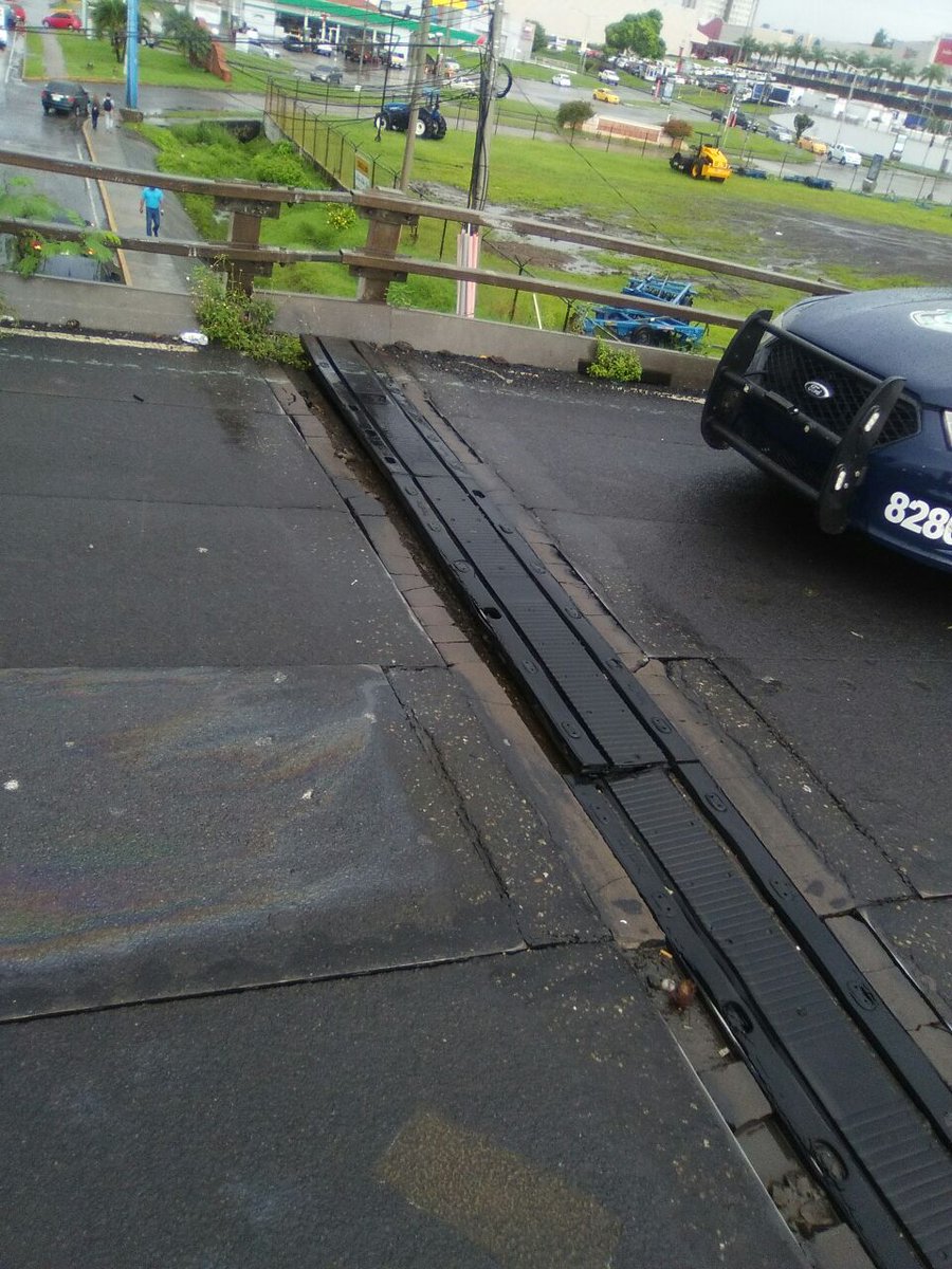 Cierran puente vehicular de Villa Lucre por afectaciones en la estructuras, <a href="/BCBRP/">Bomberos De Panamá</a> en el lugar