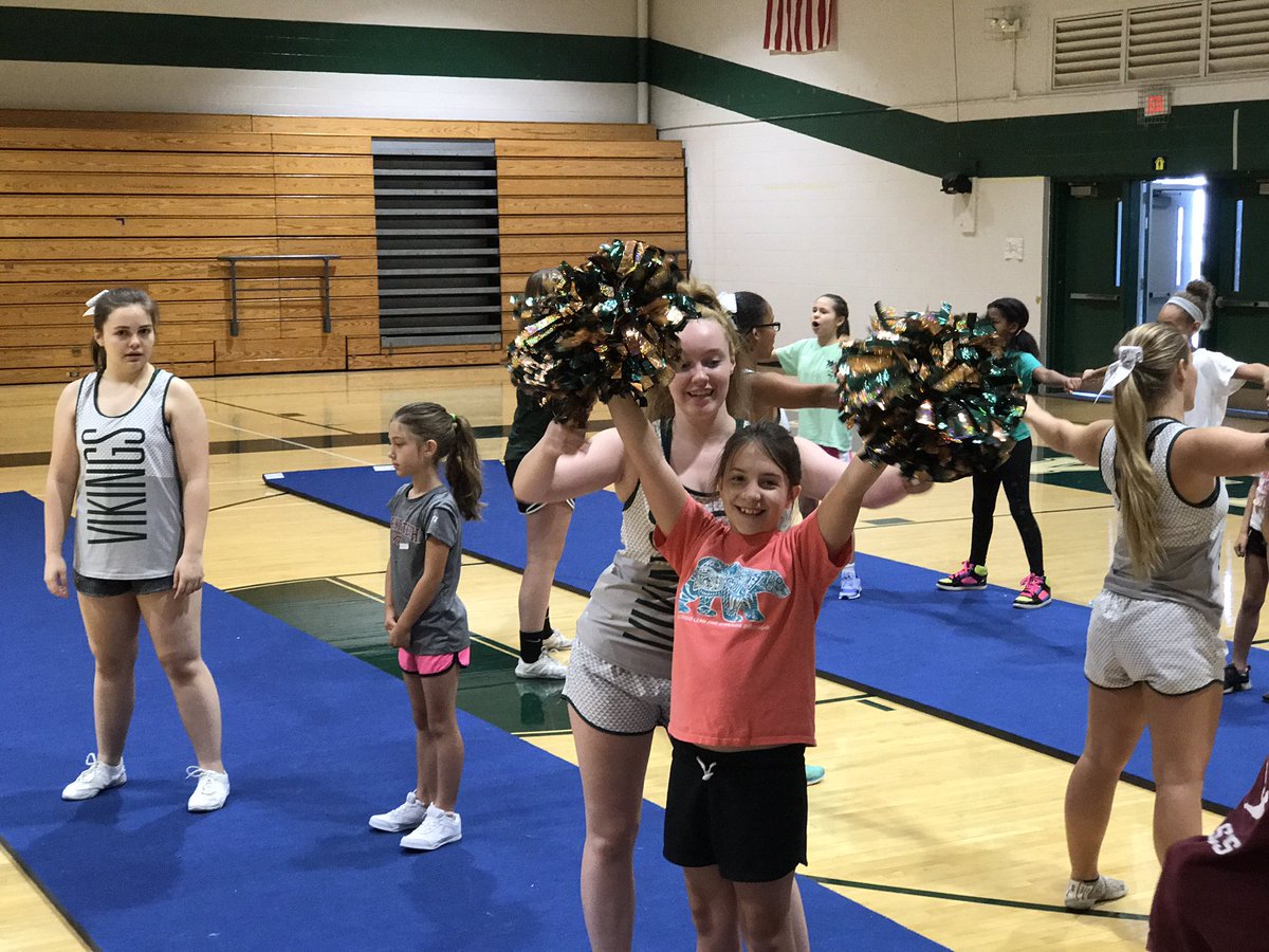 WhiteOakVikings's tweet photo. Mini-cheer camp 2017!! ๐๐#VikingWeekend https://t.co/AfP3nW73Gt